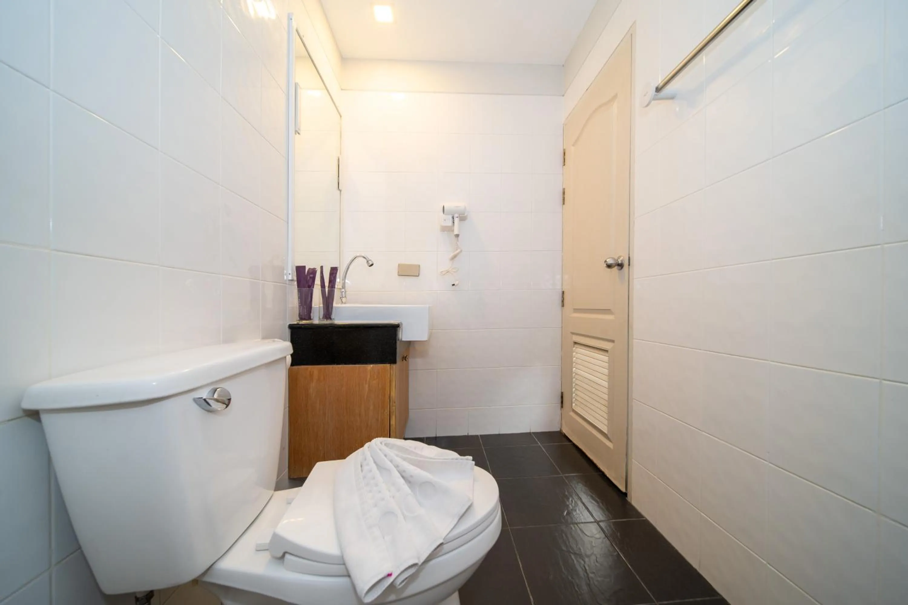 Bathroom in Catnip Seaside Hotel&Cafe