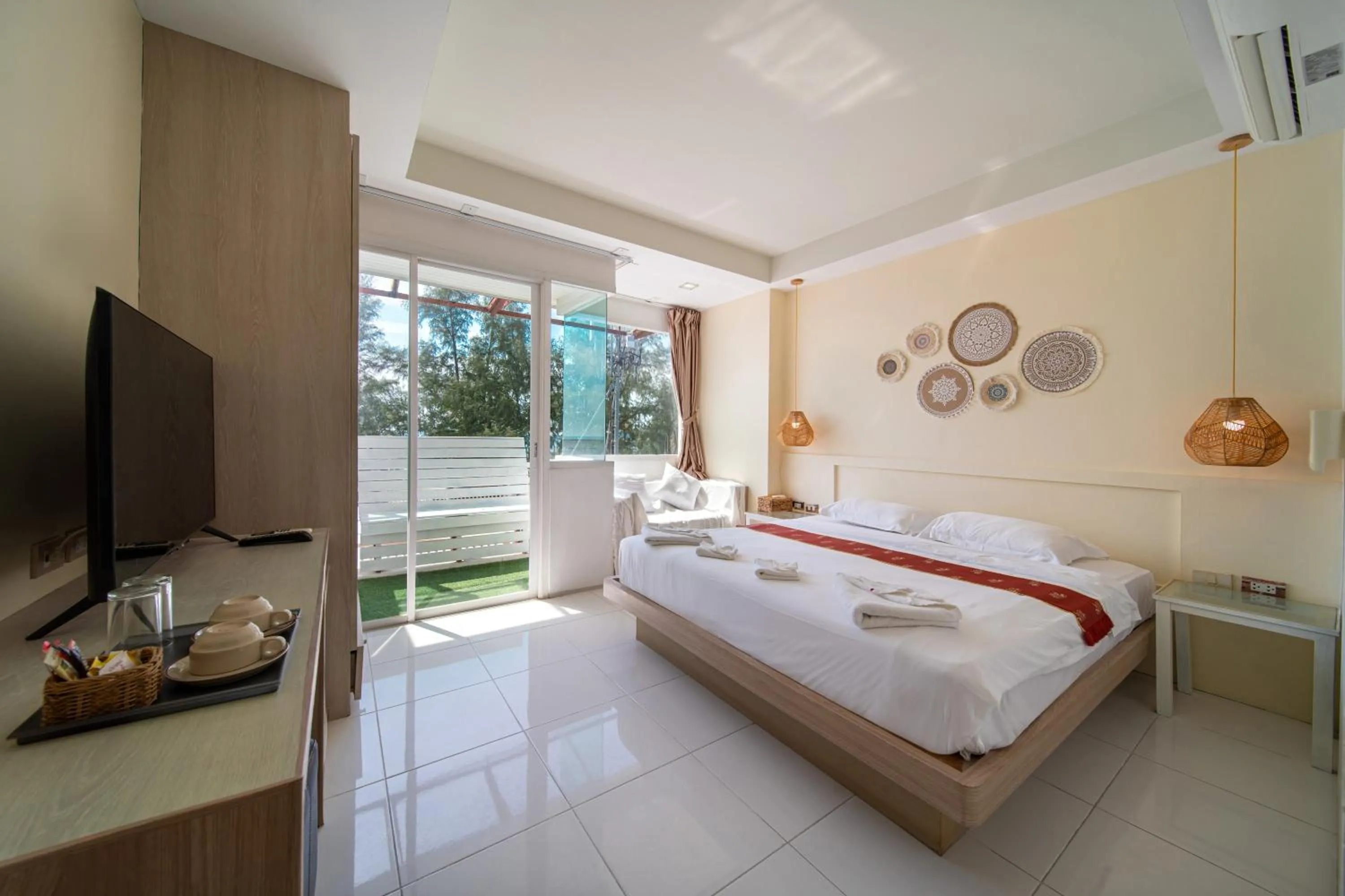 Bed in Catnip Seaside Hotel&Cafe