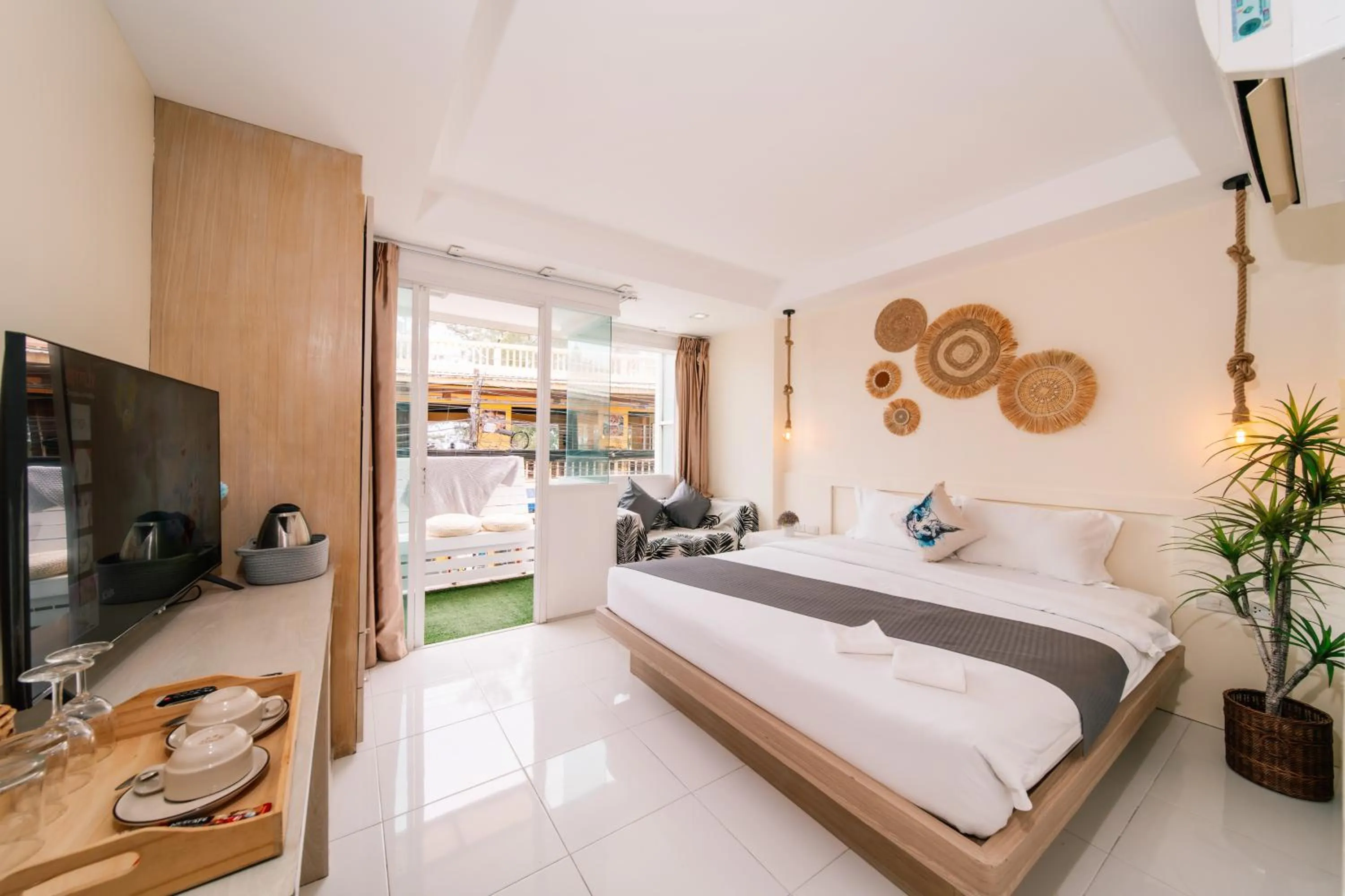 Bed in Catnip Seaside Hotel&Cafe