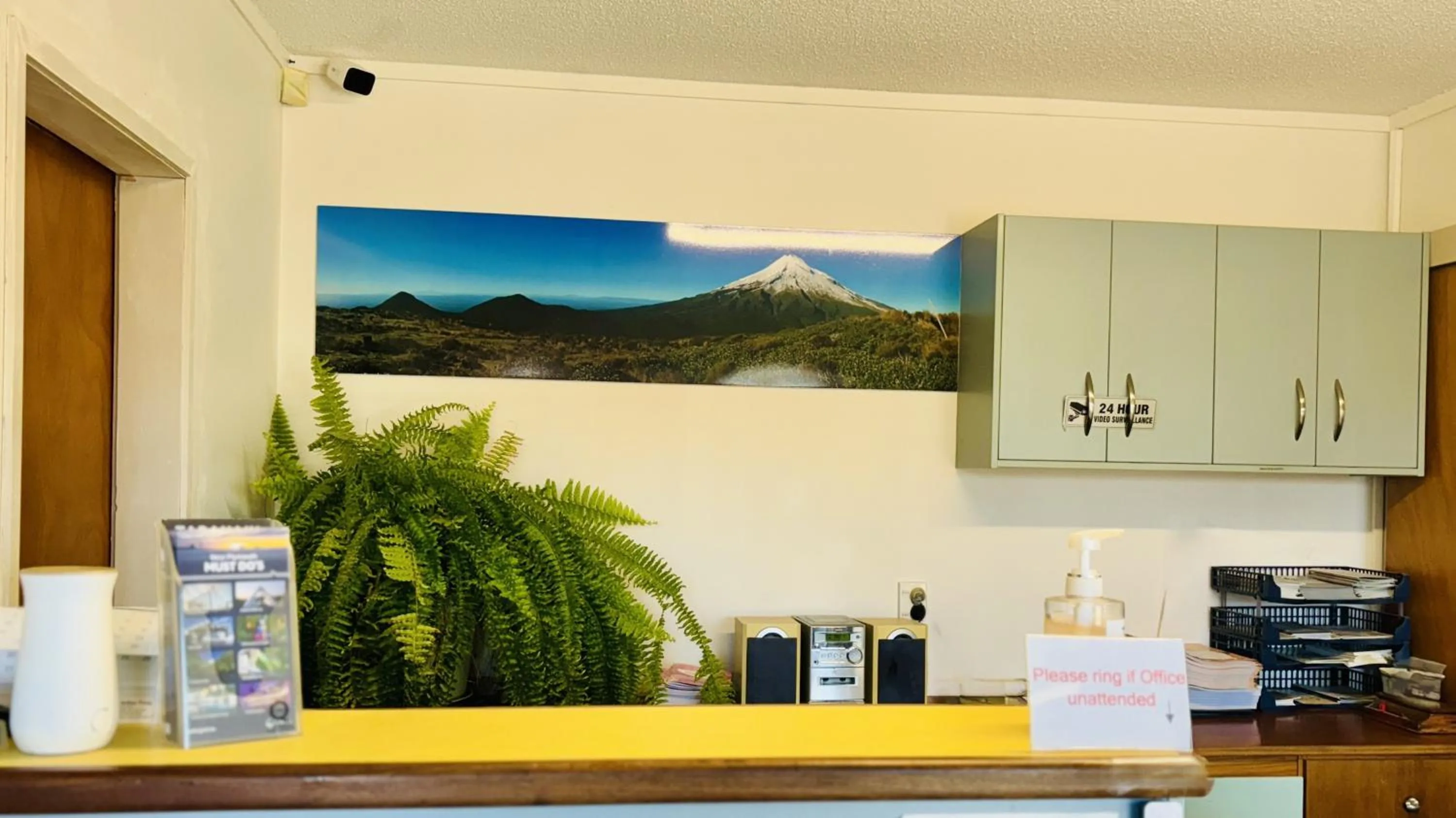 Lobby or reception in Parkside Motel and Apartments