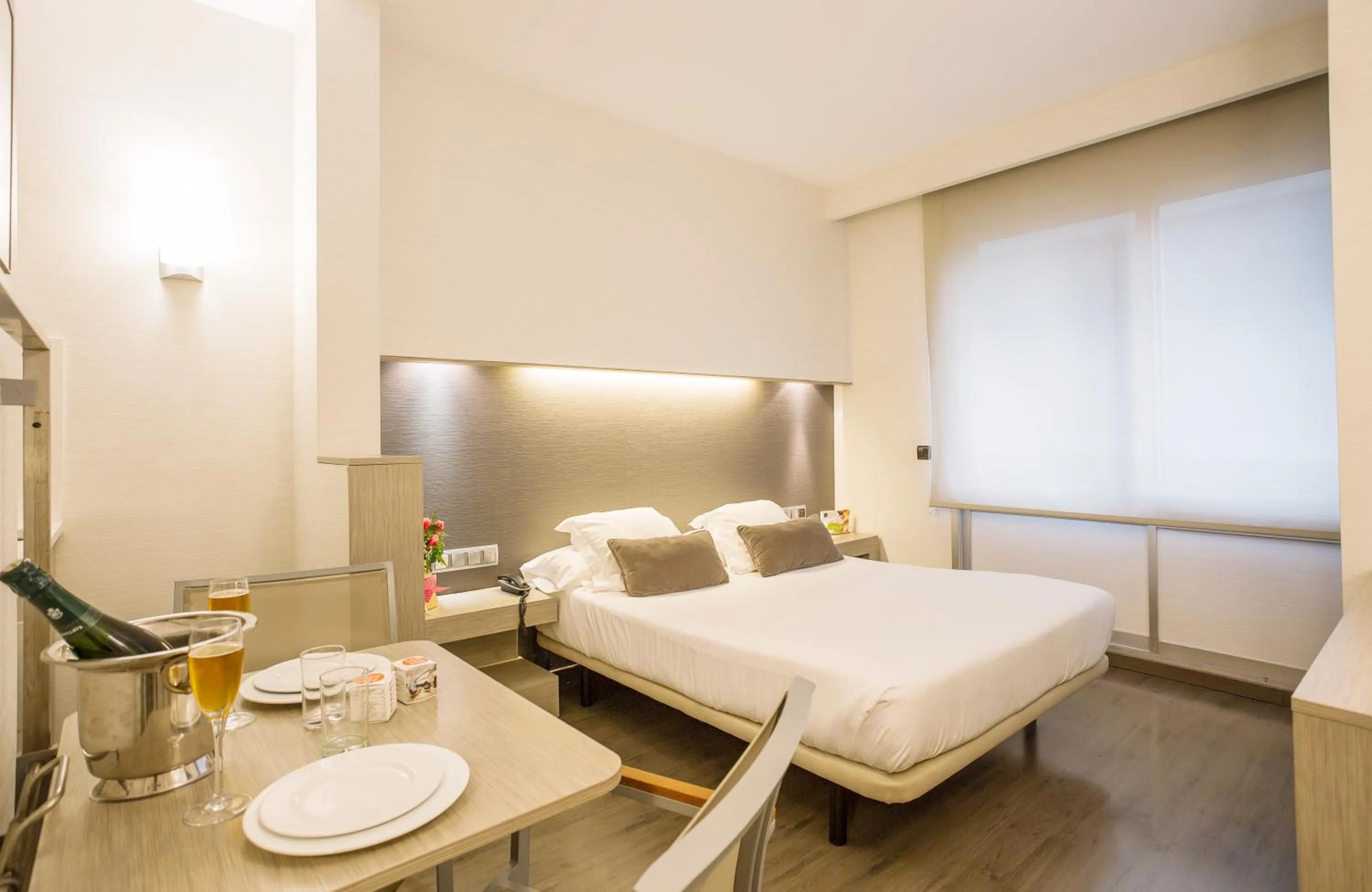 Photo of the whole room, Bed in Aparthotel Silver