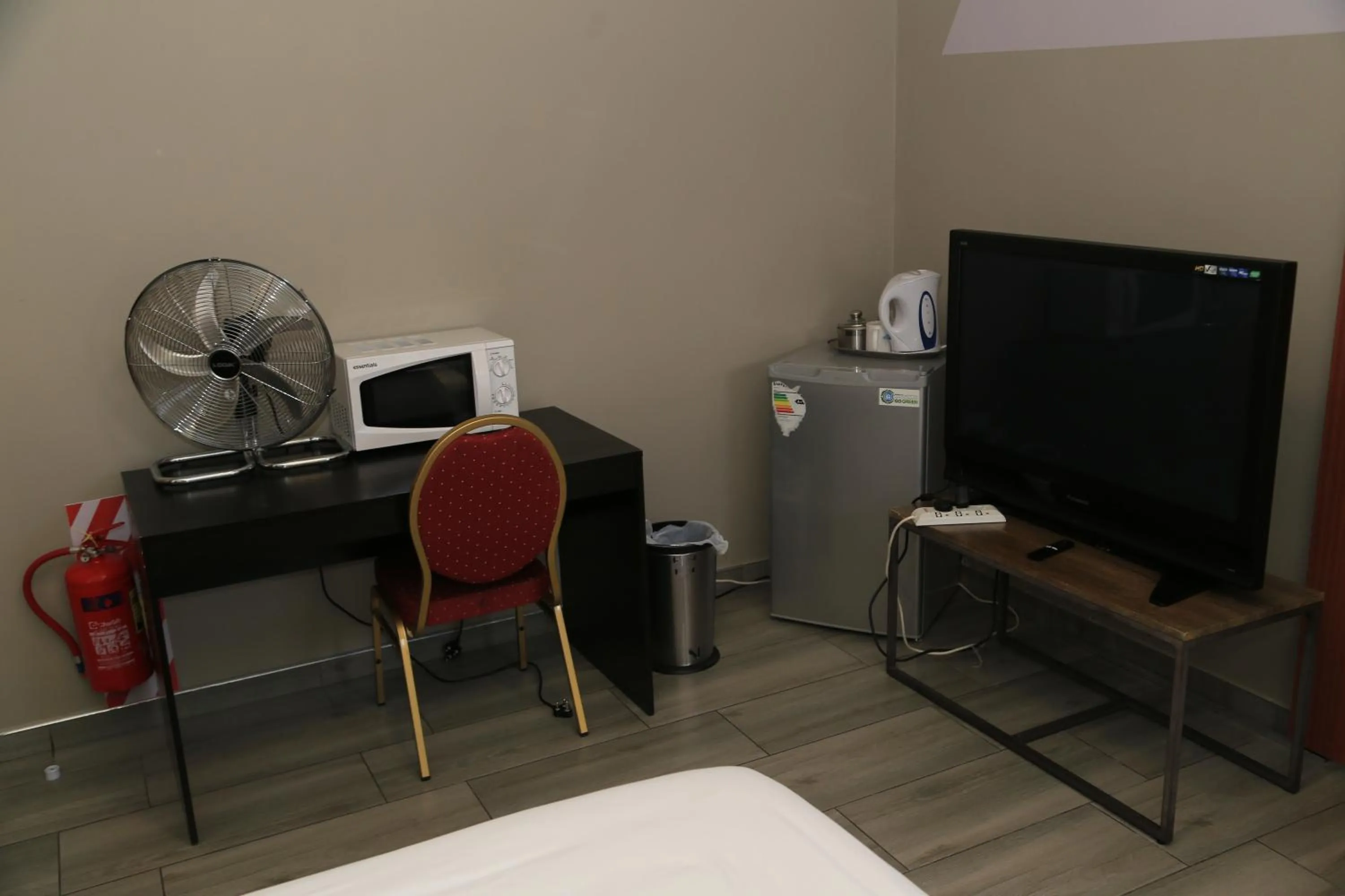 TV and multimedia in Coco Palm Bed & Breakfast