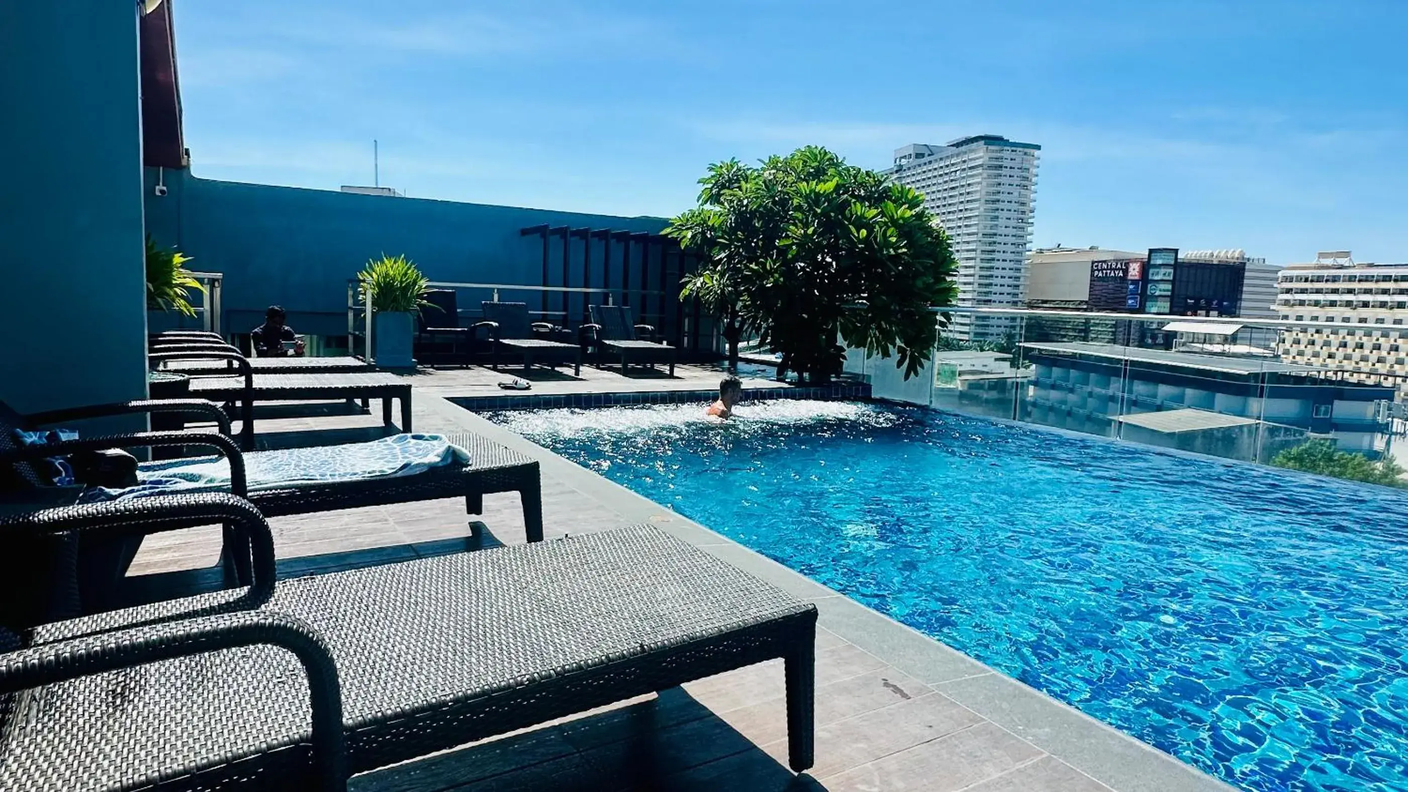 The Base Inn Pattaya The Base Inn Pattaya