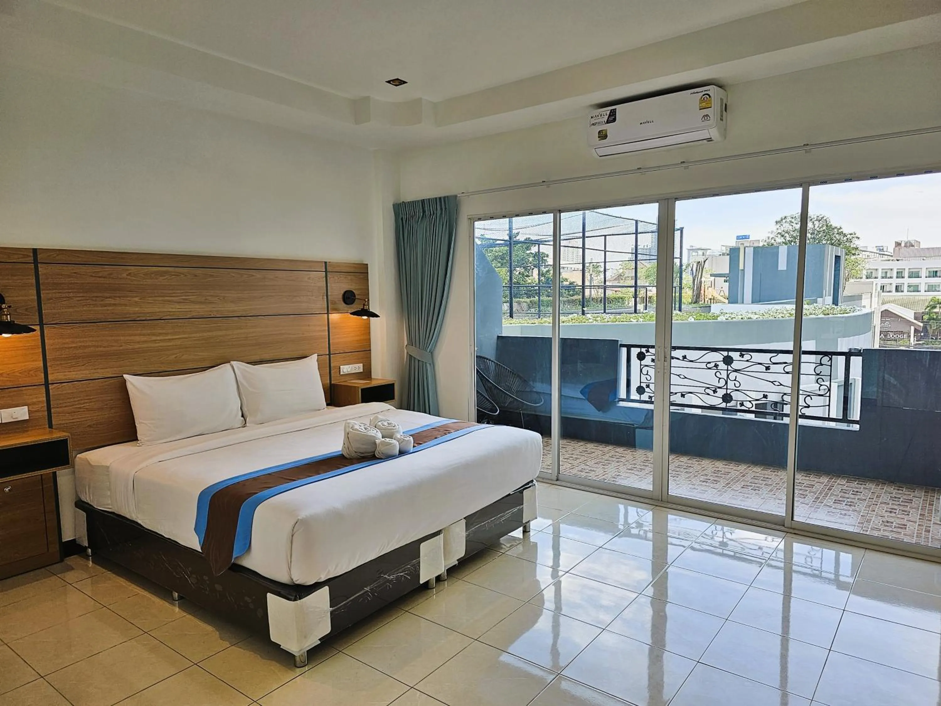 Bed in The Base Inn Pattaya