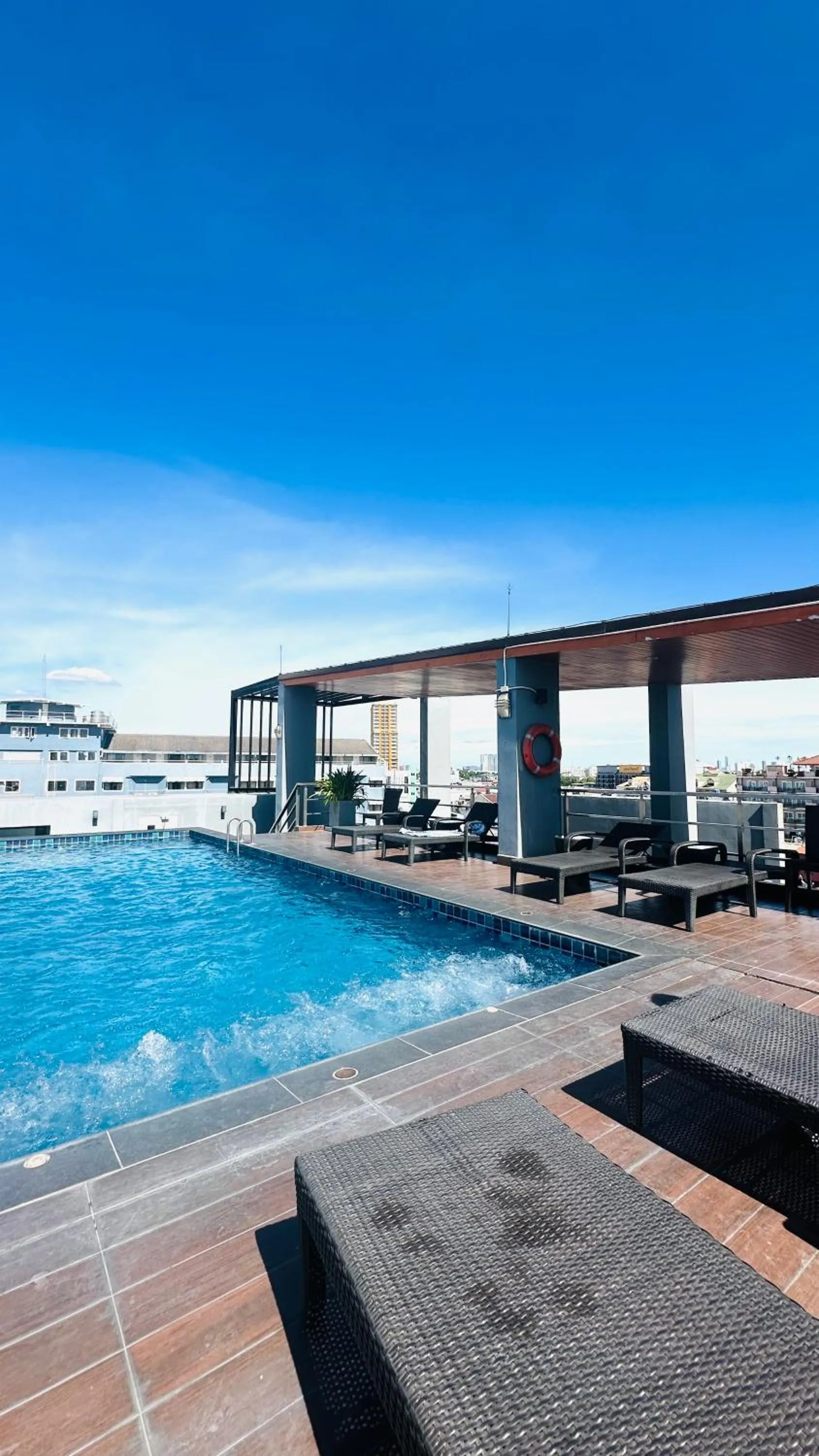 The Base Inn Pattaya