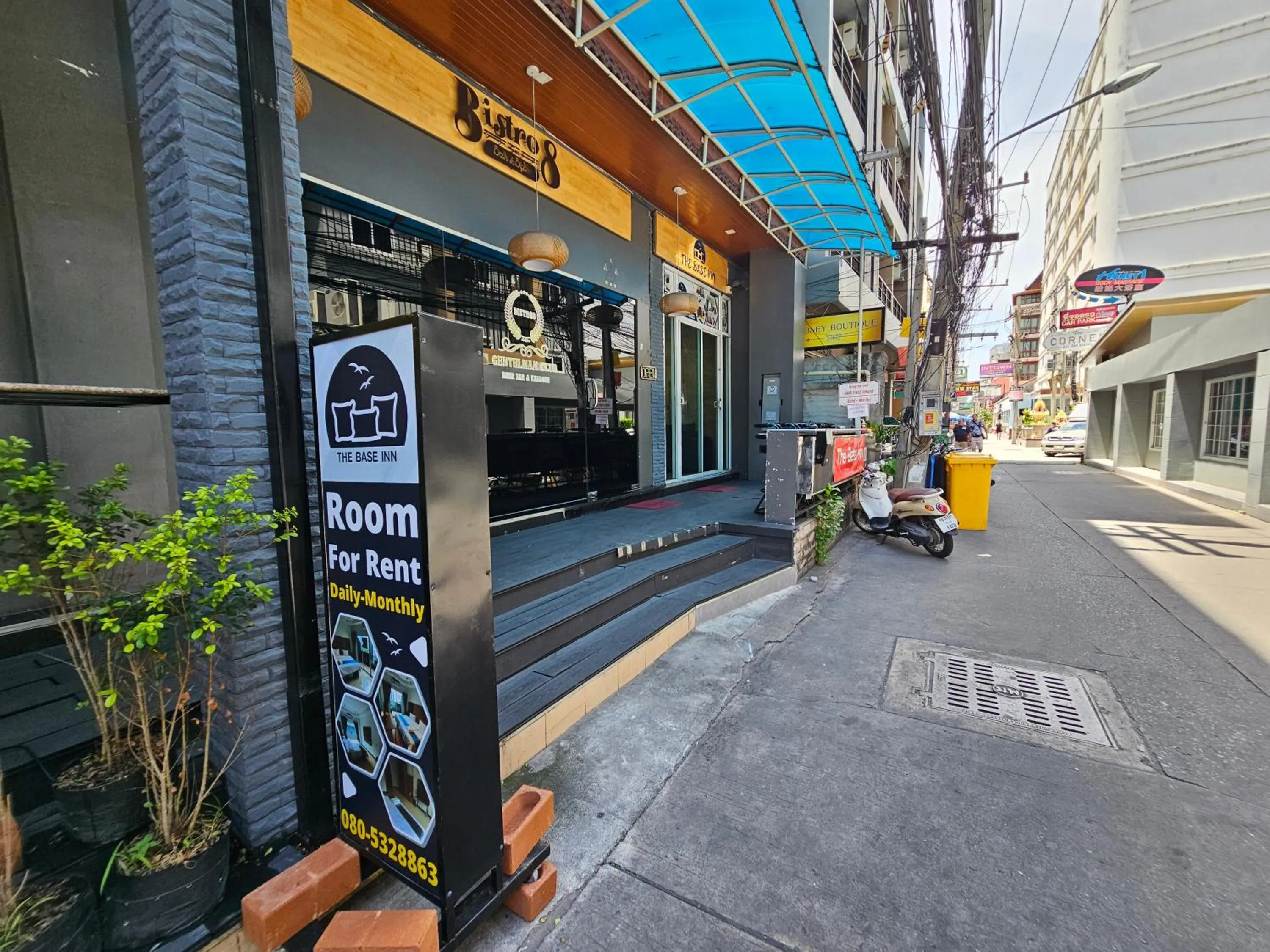 Day in The Base Inn Pattaya