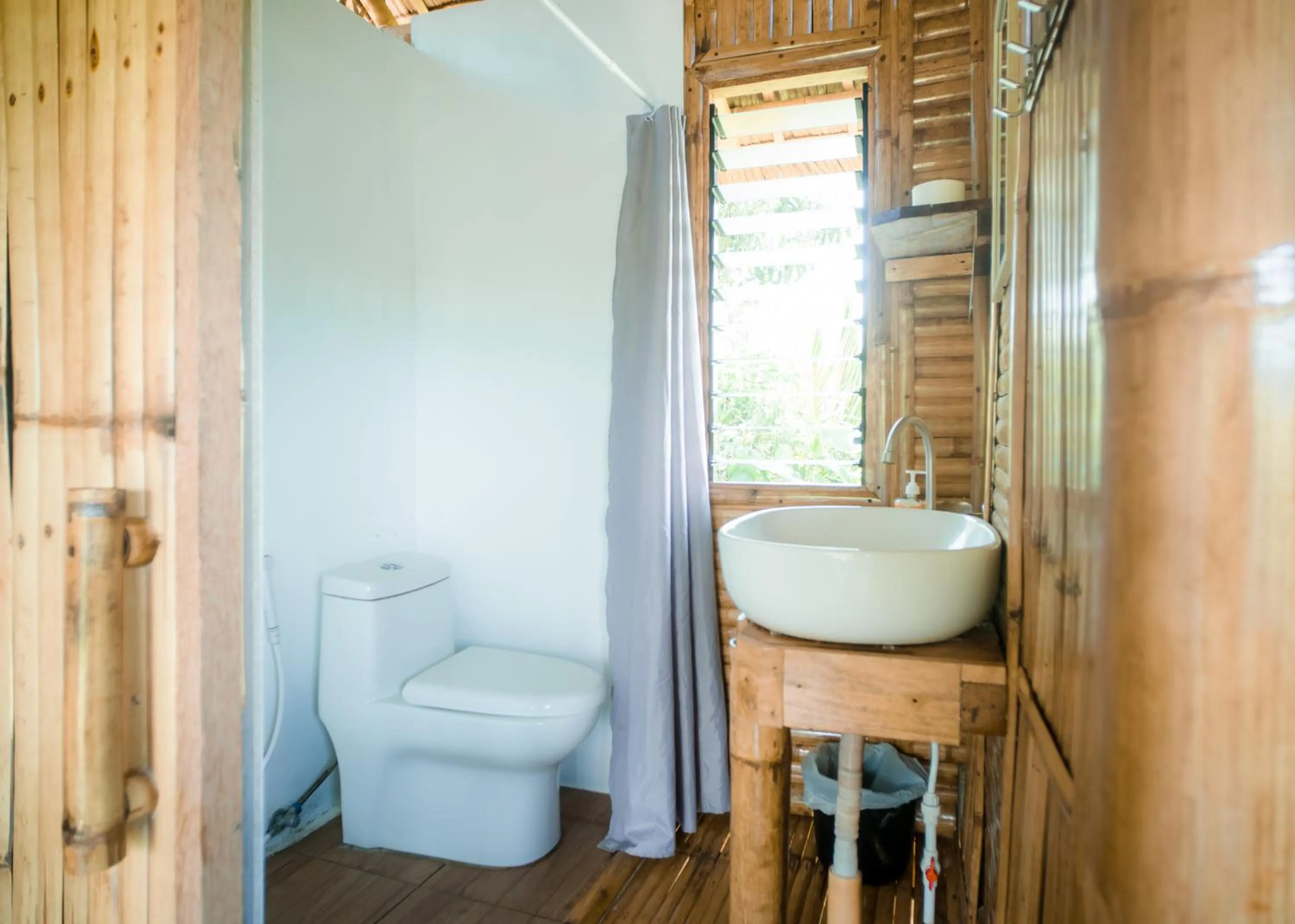 Shower in Ocean Green Eco Lodge