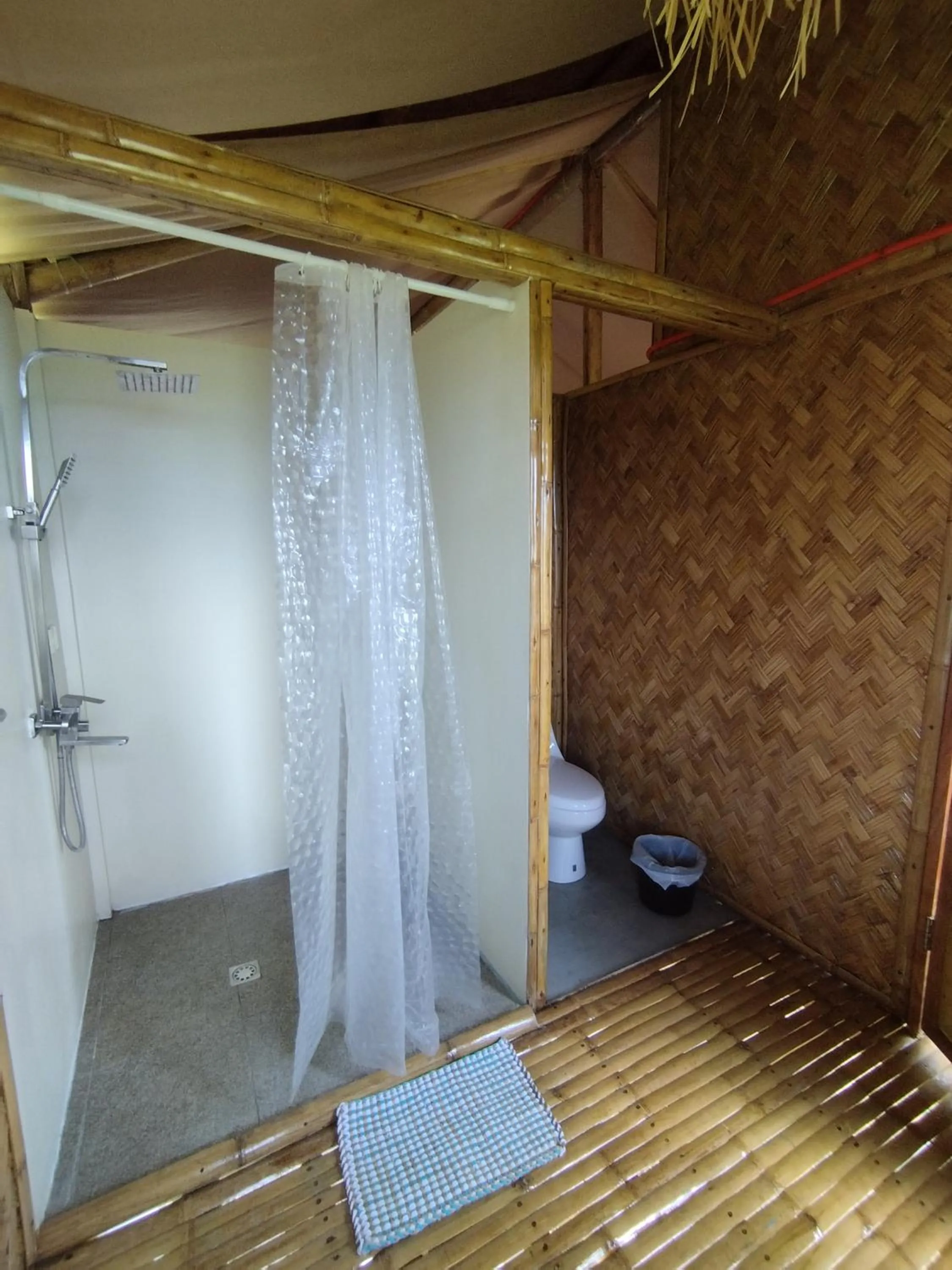 Bathroom in Ocean Green Eco Lodge