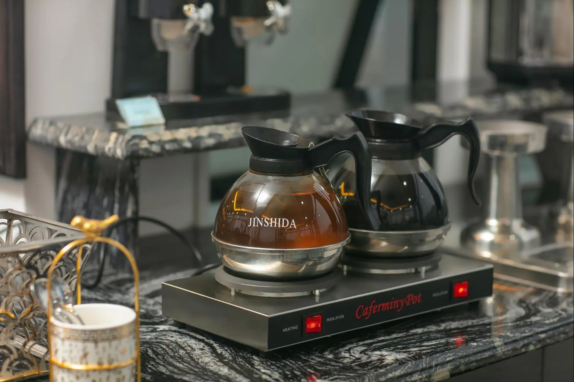 Coffee/tea facilities in Media Central Hotel & Spa