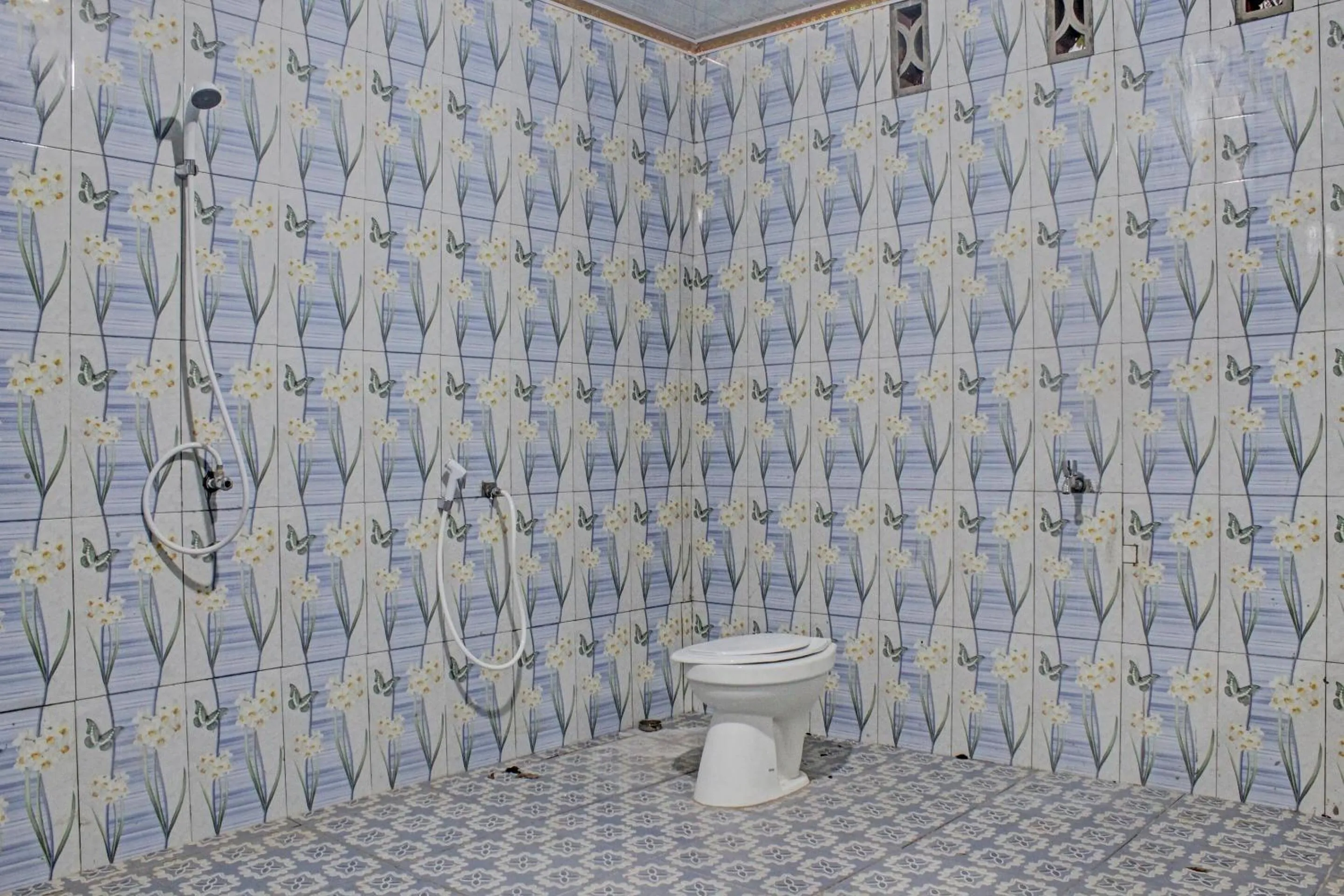 Bathroom in OYO 91927 Homestay Kebun