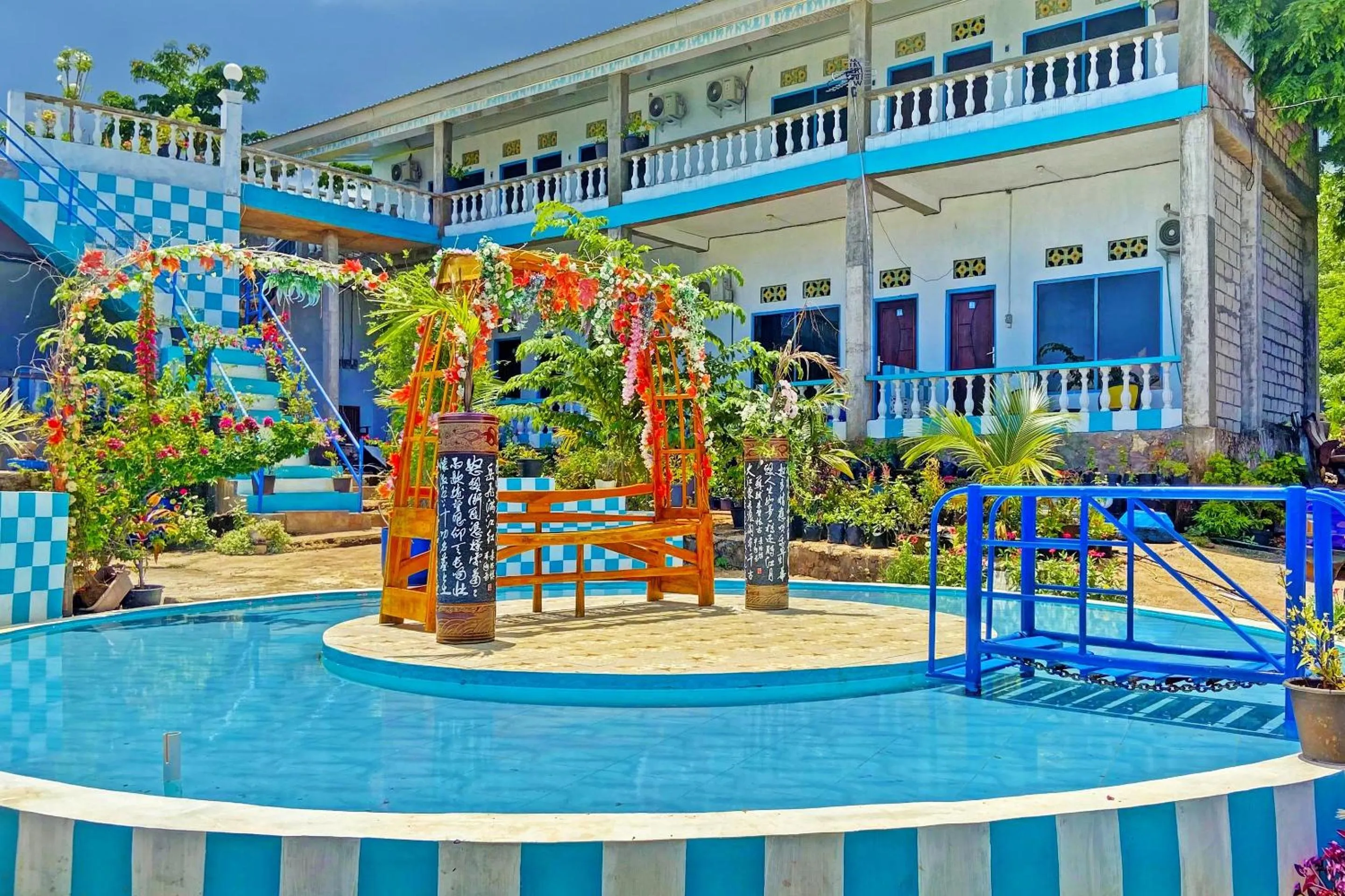 Facade/entrance in OYO 91927 Homestay Kebun