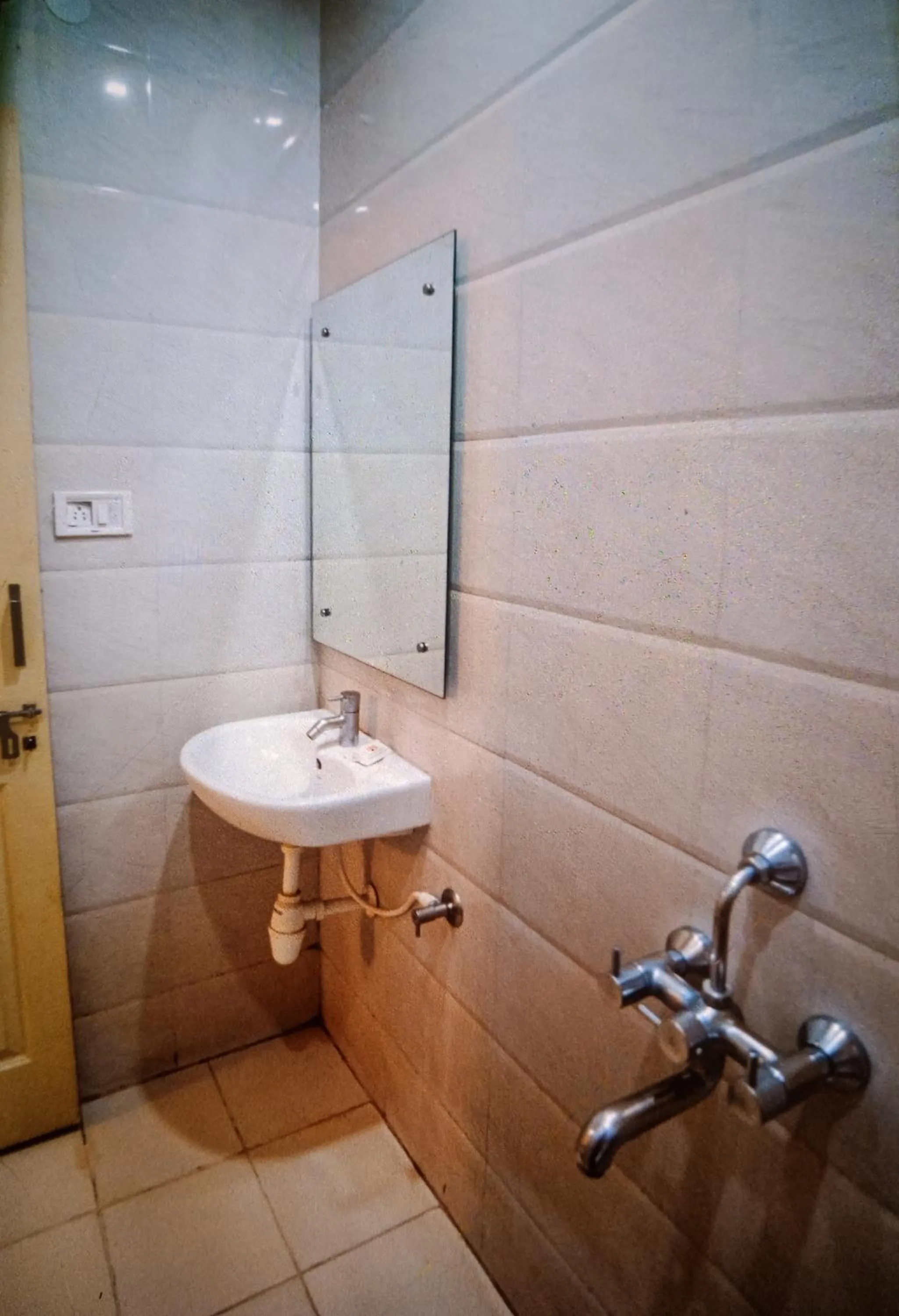 Shower in HOTEL PRAKAASH COMFORTS