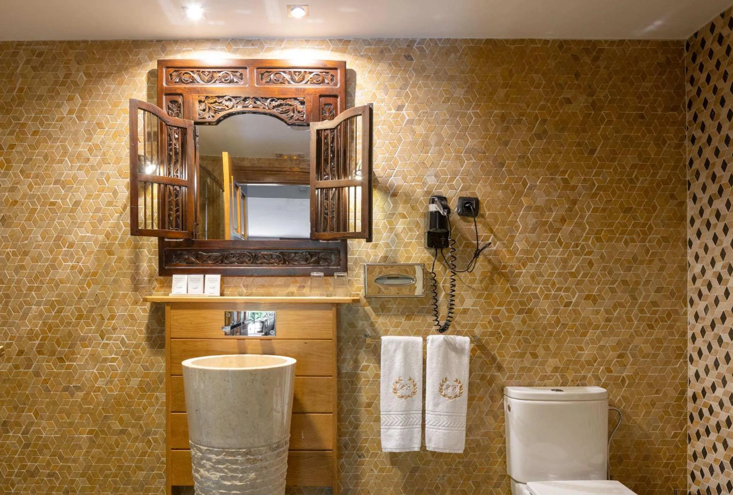 Shower in Hotel & Spa Etxegana