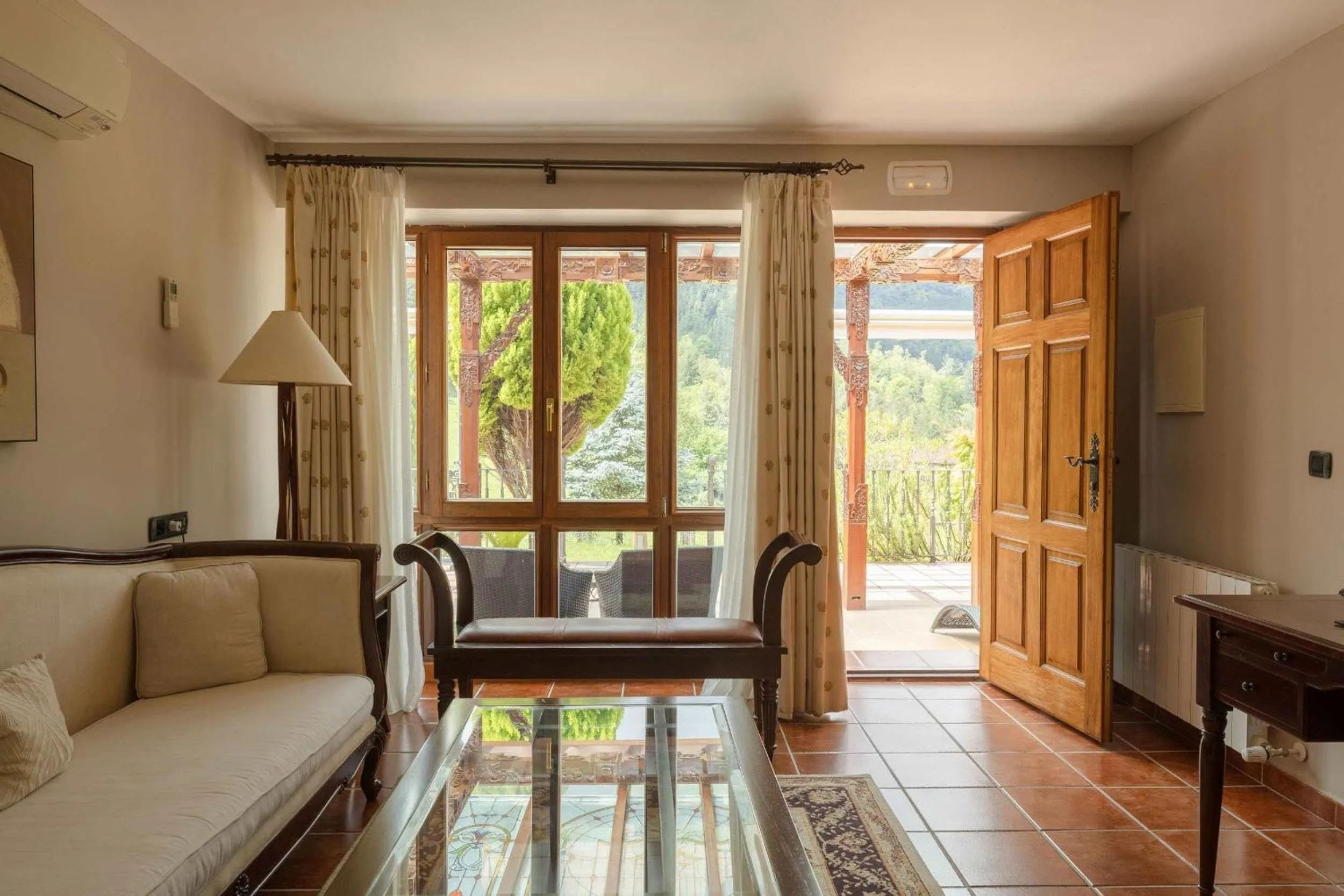 Seating area in Hotel & Spa Etxegana