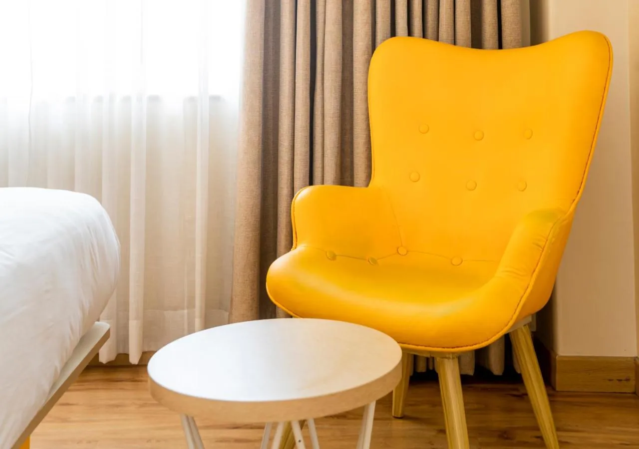 Bedroom, Bed in Bloom Hotel - Jammu