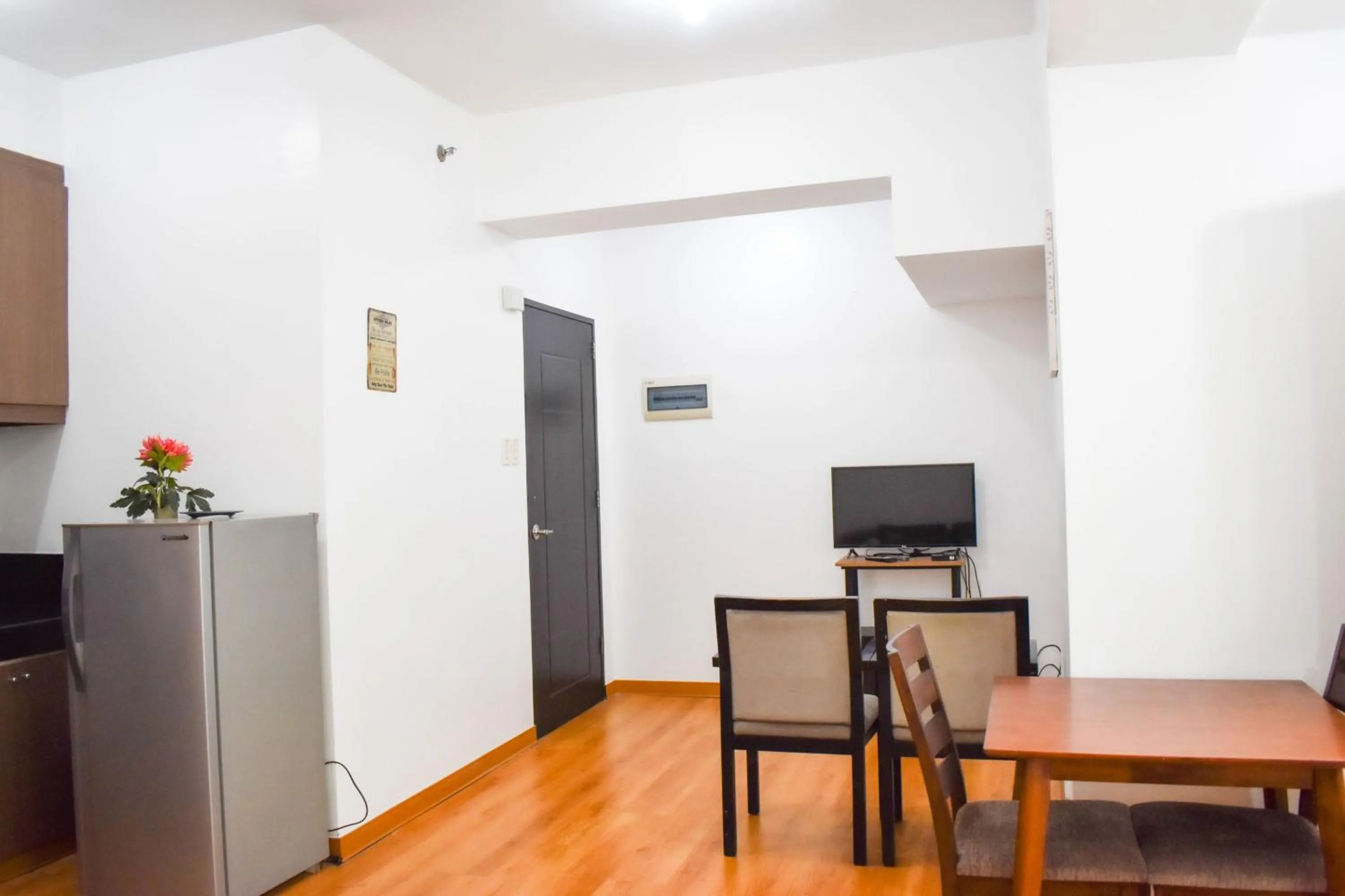 Kitchen or kitchenette in The Boni Tower by RSPL Manila City Center