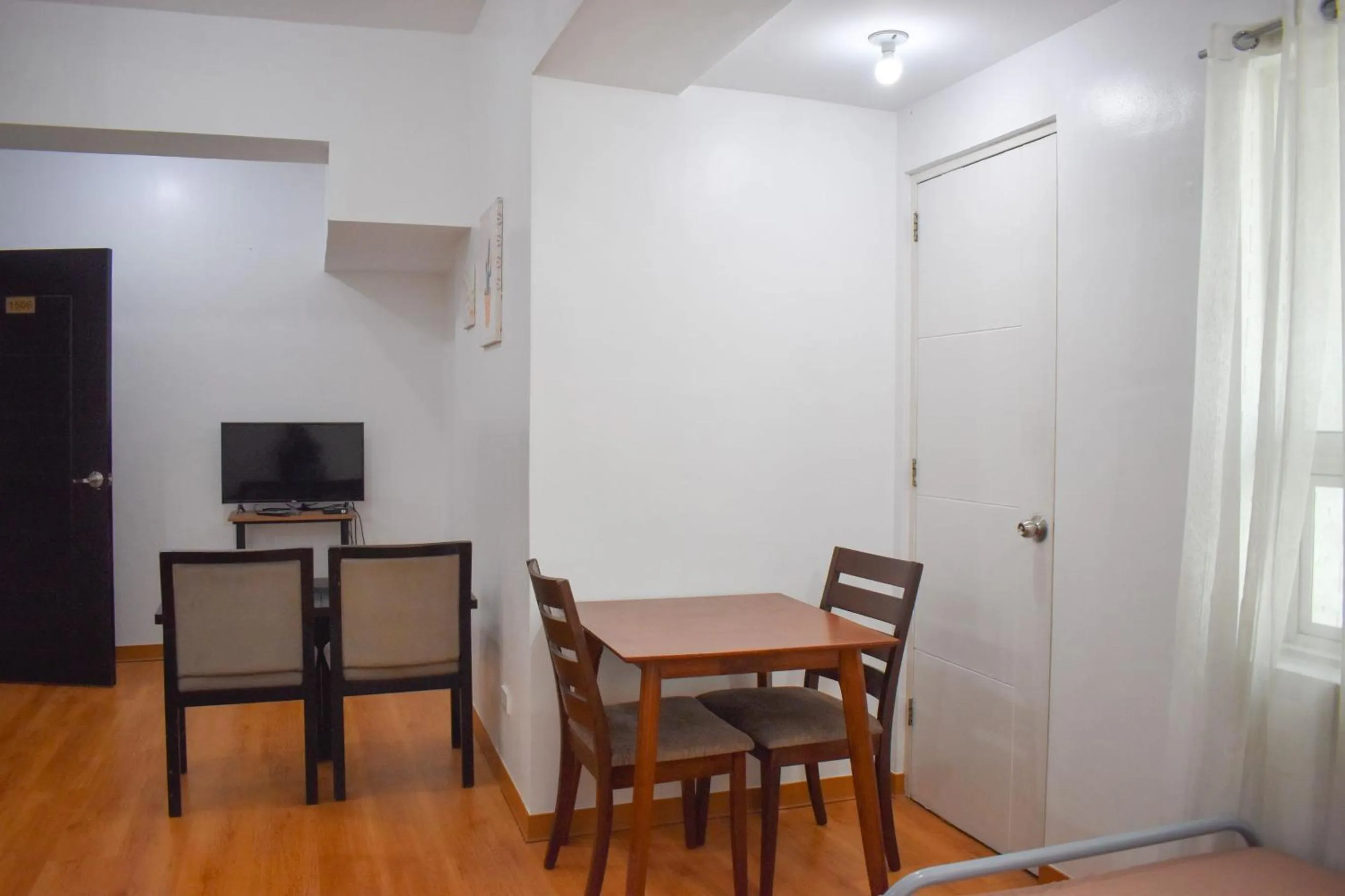 TV and multimedia in The Boni Tower by RSPL Manila City Center