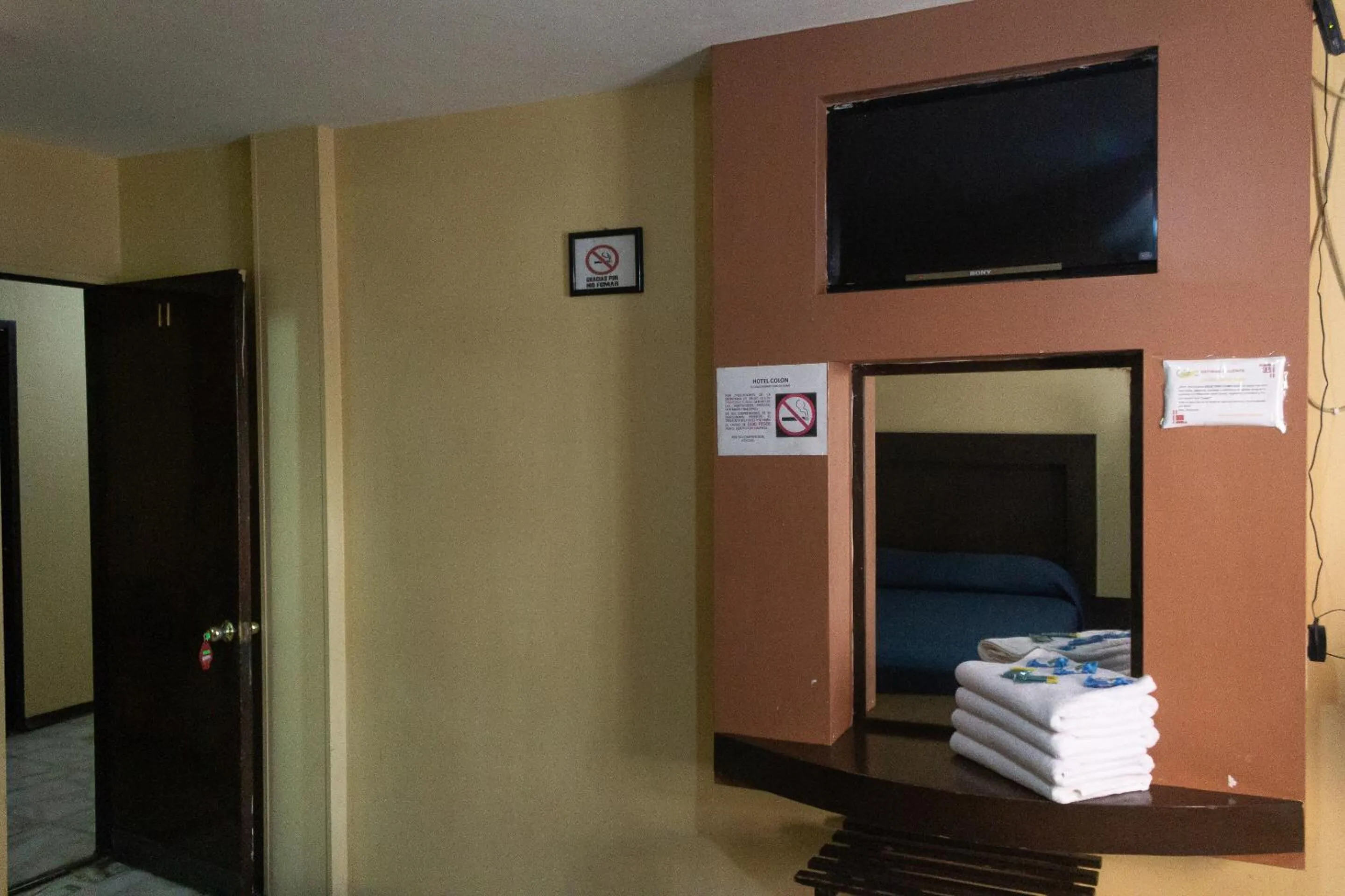 Bedroom, Bed in OYO Hotel Colón, Plaza Bicentenario, Zacatecas Centro