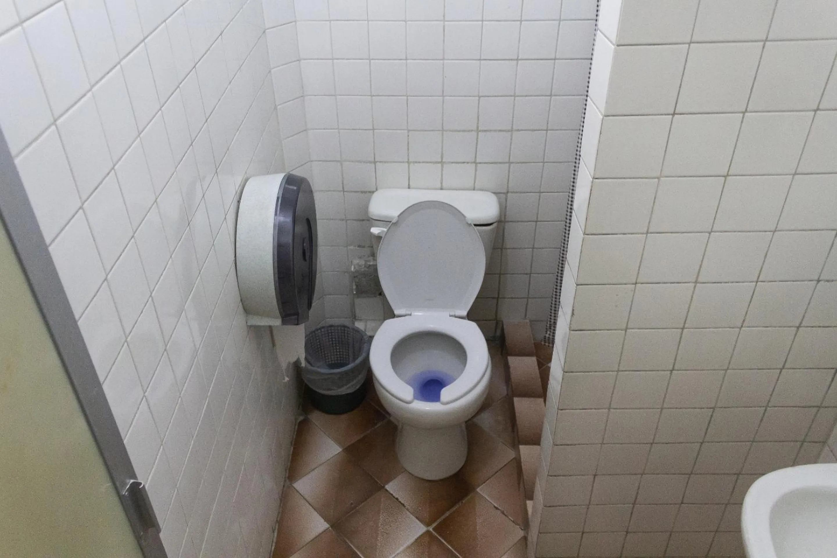 Bathroom in OYO Hotel Colón, Plaza Bicentenario, Zacatecas Centro