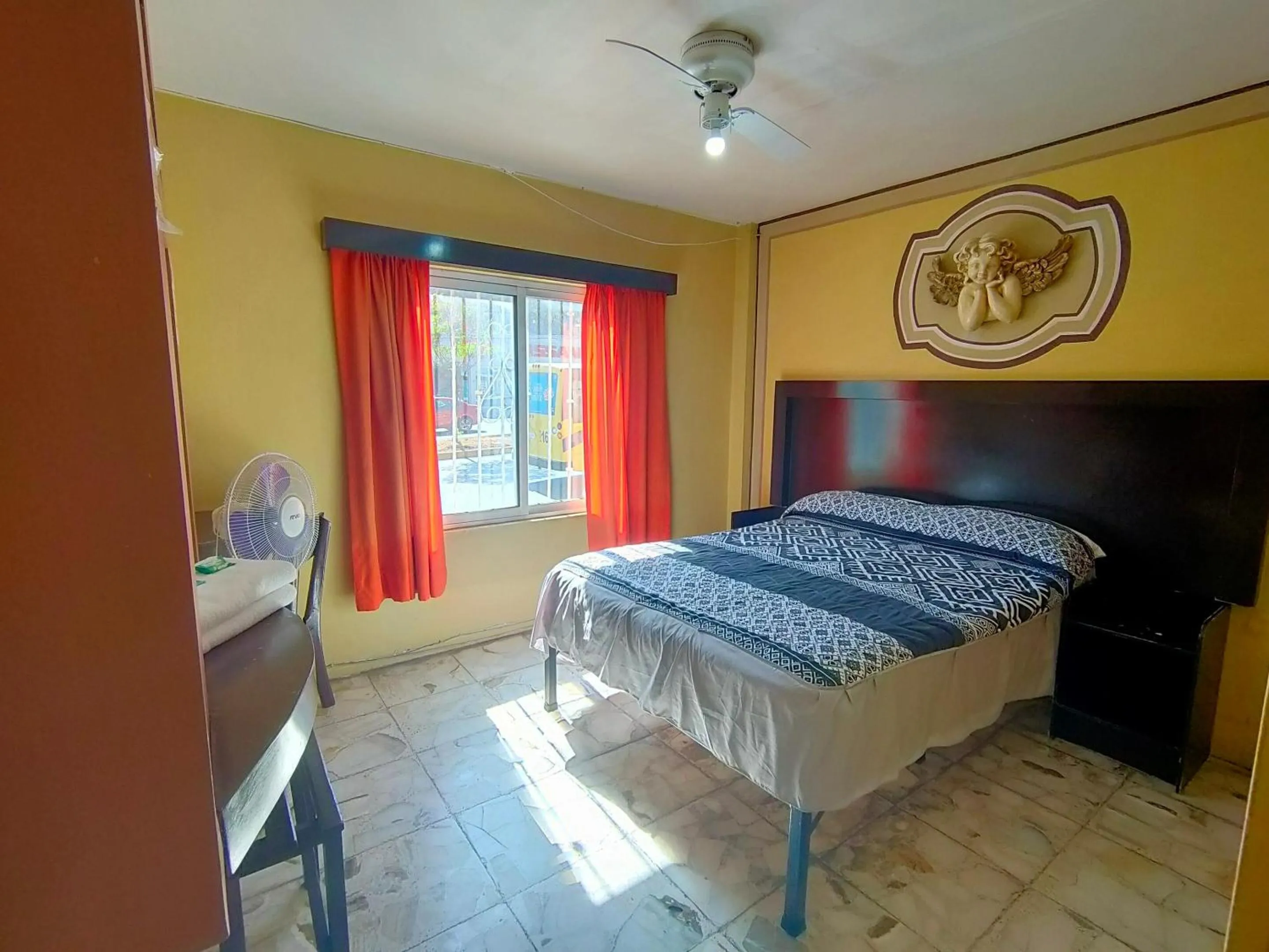 Bedroom, Bed in OYO Hotel Colón, Plaza Bicentenario, Zacatecas Centro