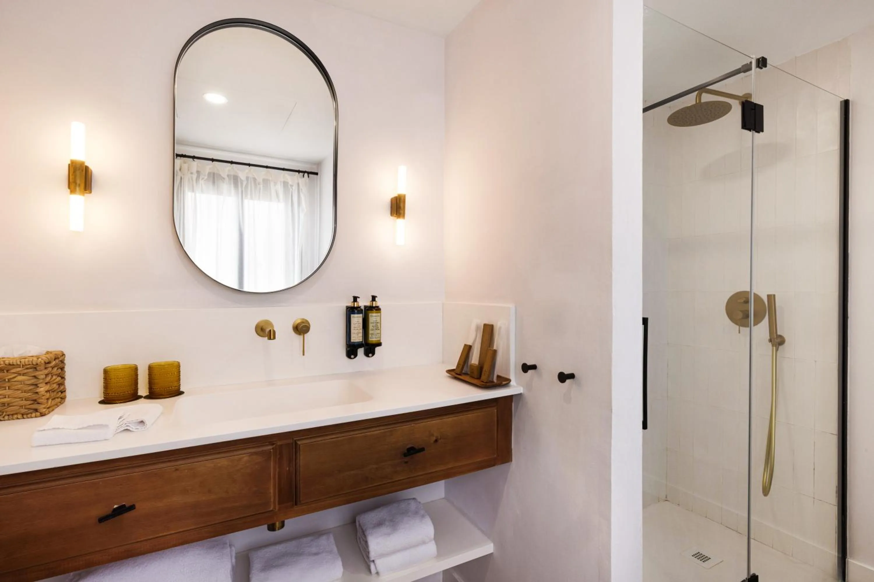 Shower in Hotel Inmood San Roque