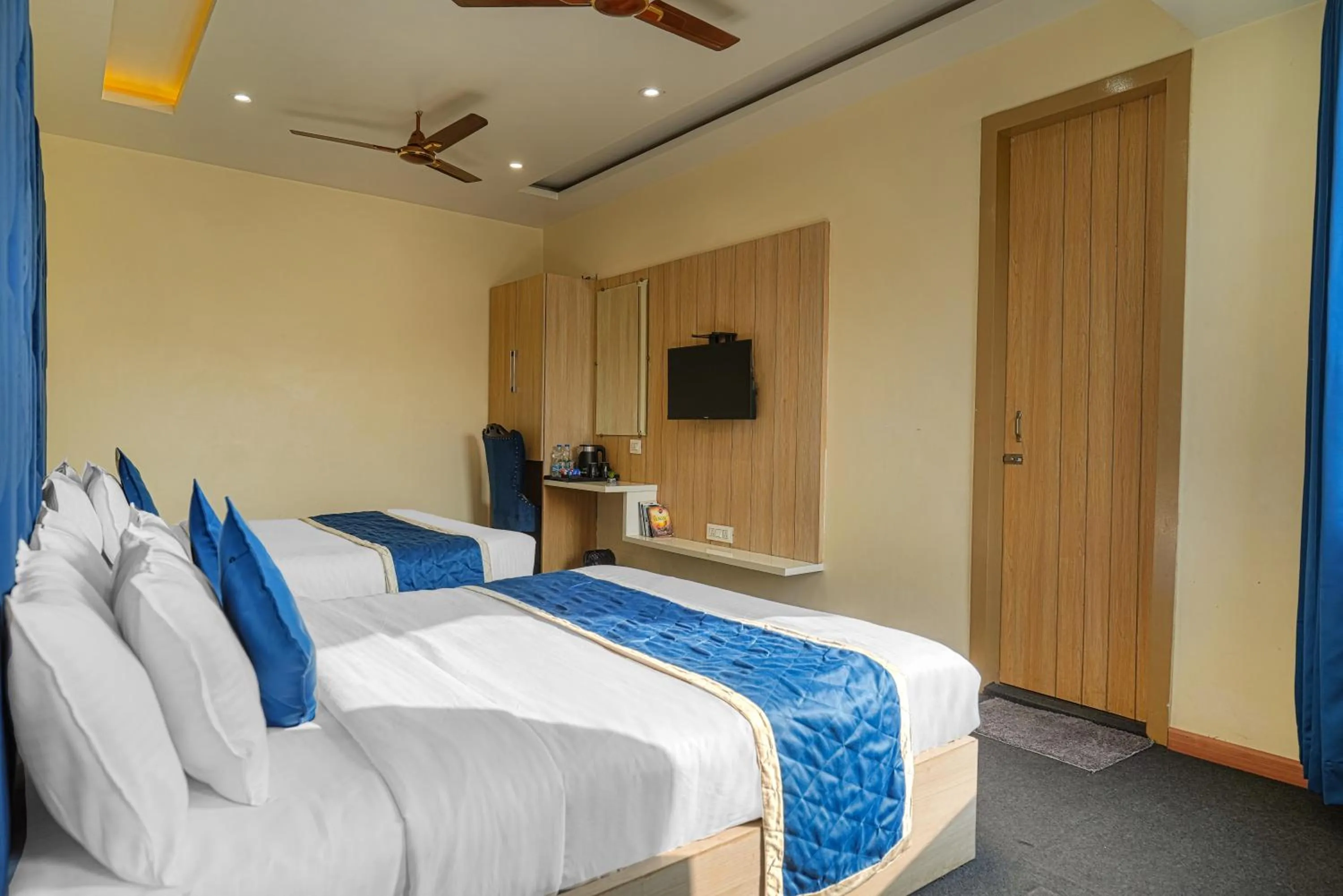 TV and multimedia, Bed in Hotel Global Inn