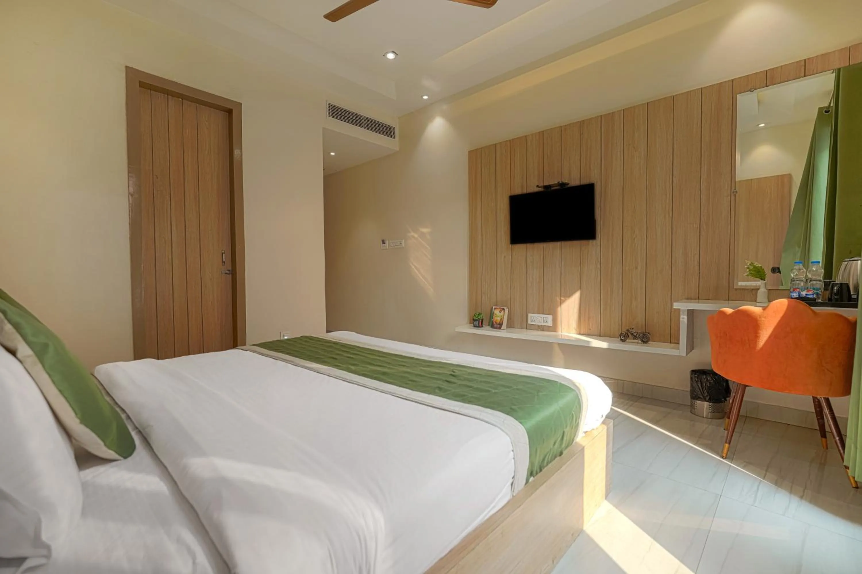 TV and multimedia, Bed in Hotel Global Inn