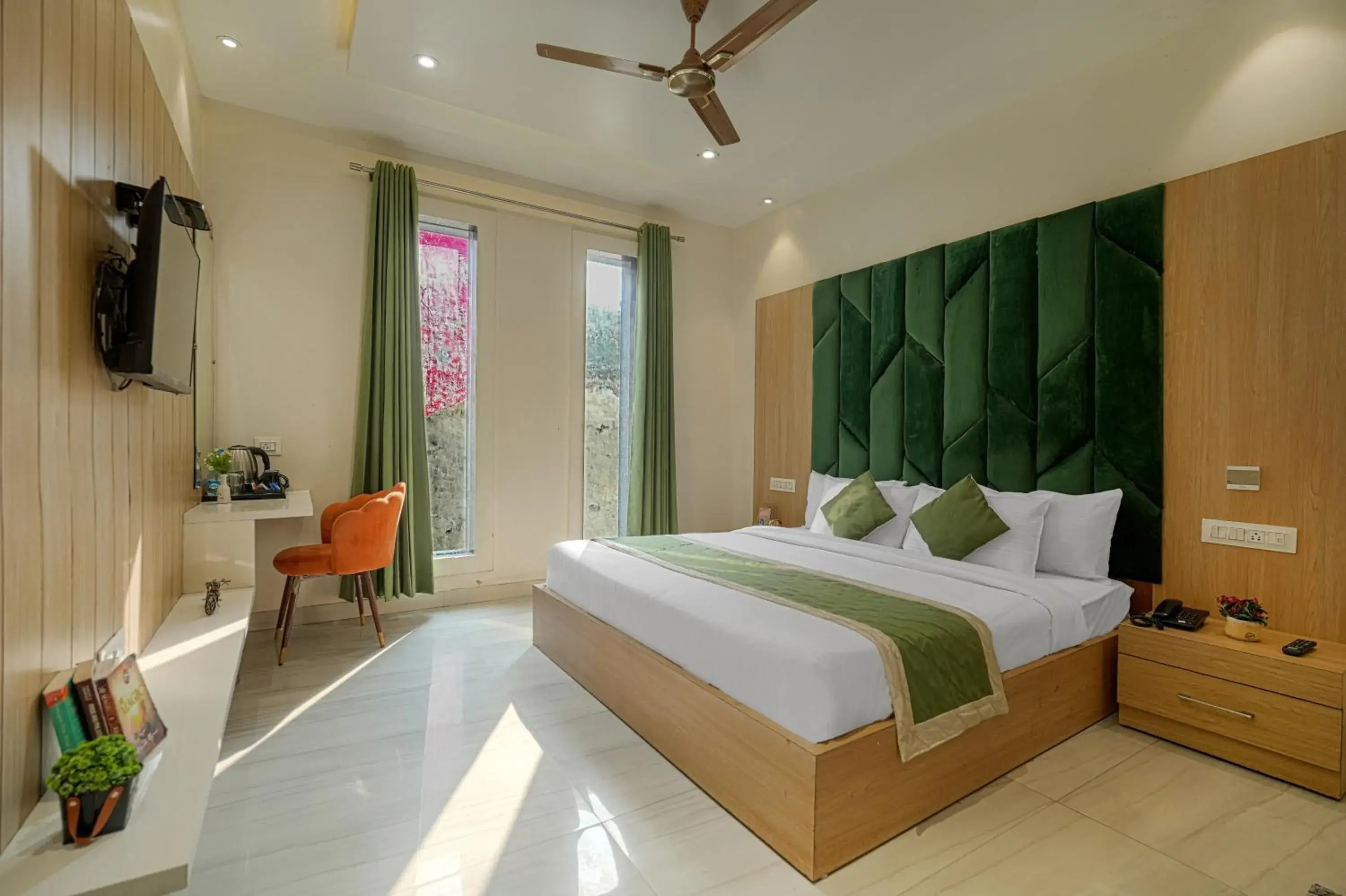 Standard Double or Twin Room in Hotel Global Inn Standard Double or Twin Room in Hotel Global Inn