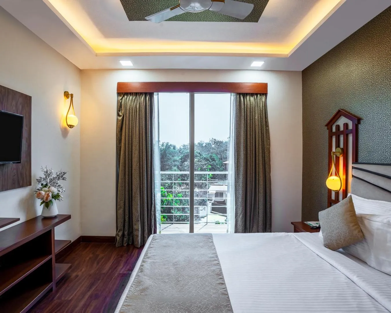 Bed in Vagator Downtown By VDP