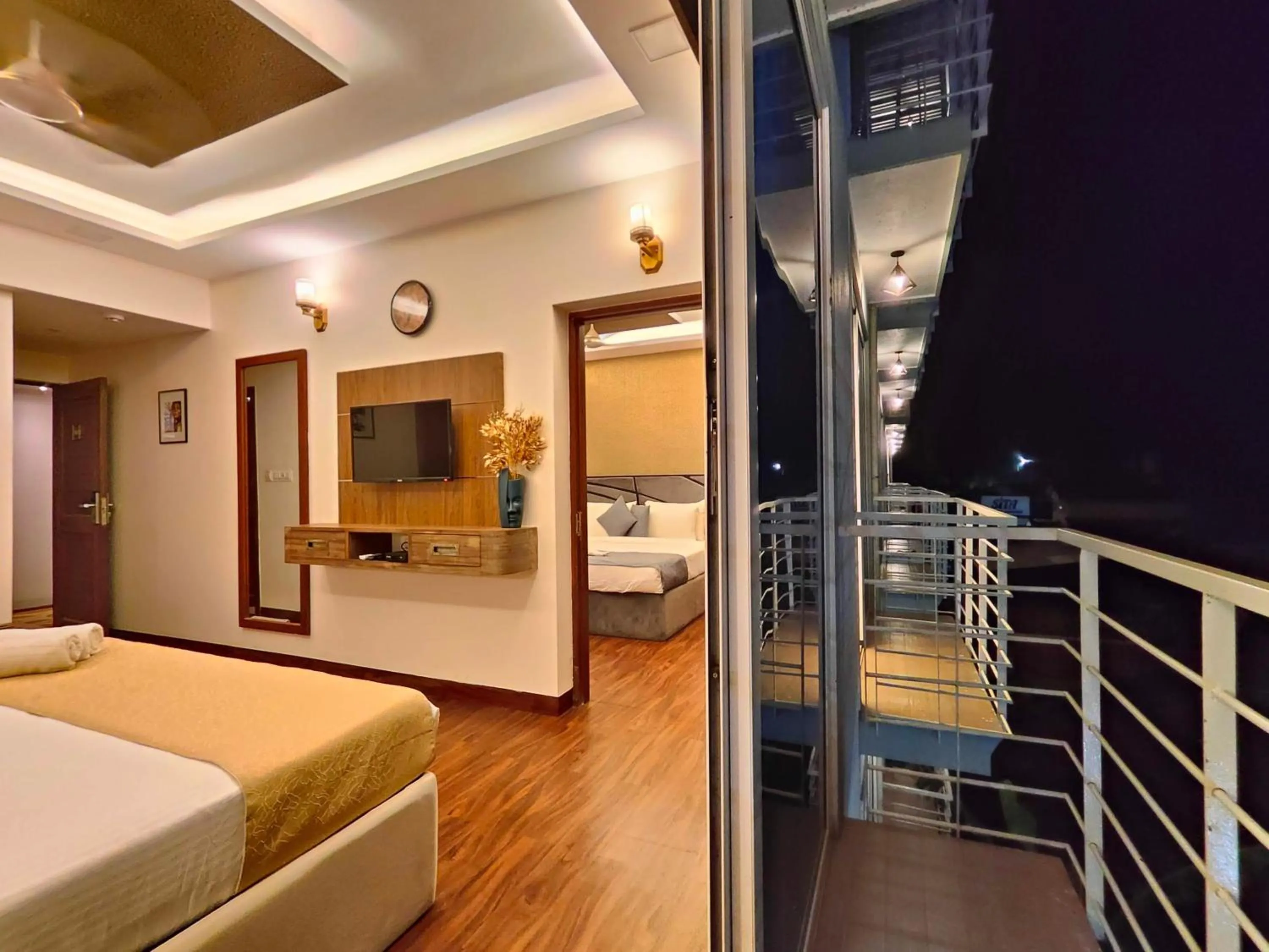 Balcony/Terrace, Bed in Vagator Downtown By VDP