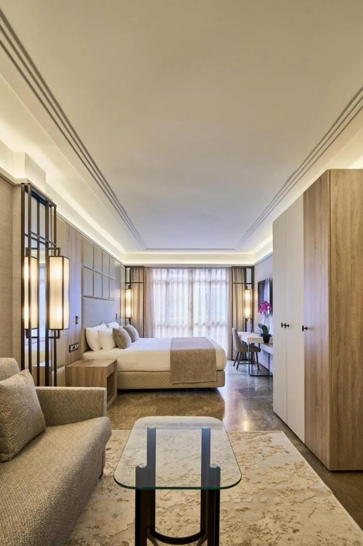 Photo of the whole room, Bed in VP Madroño