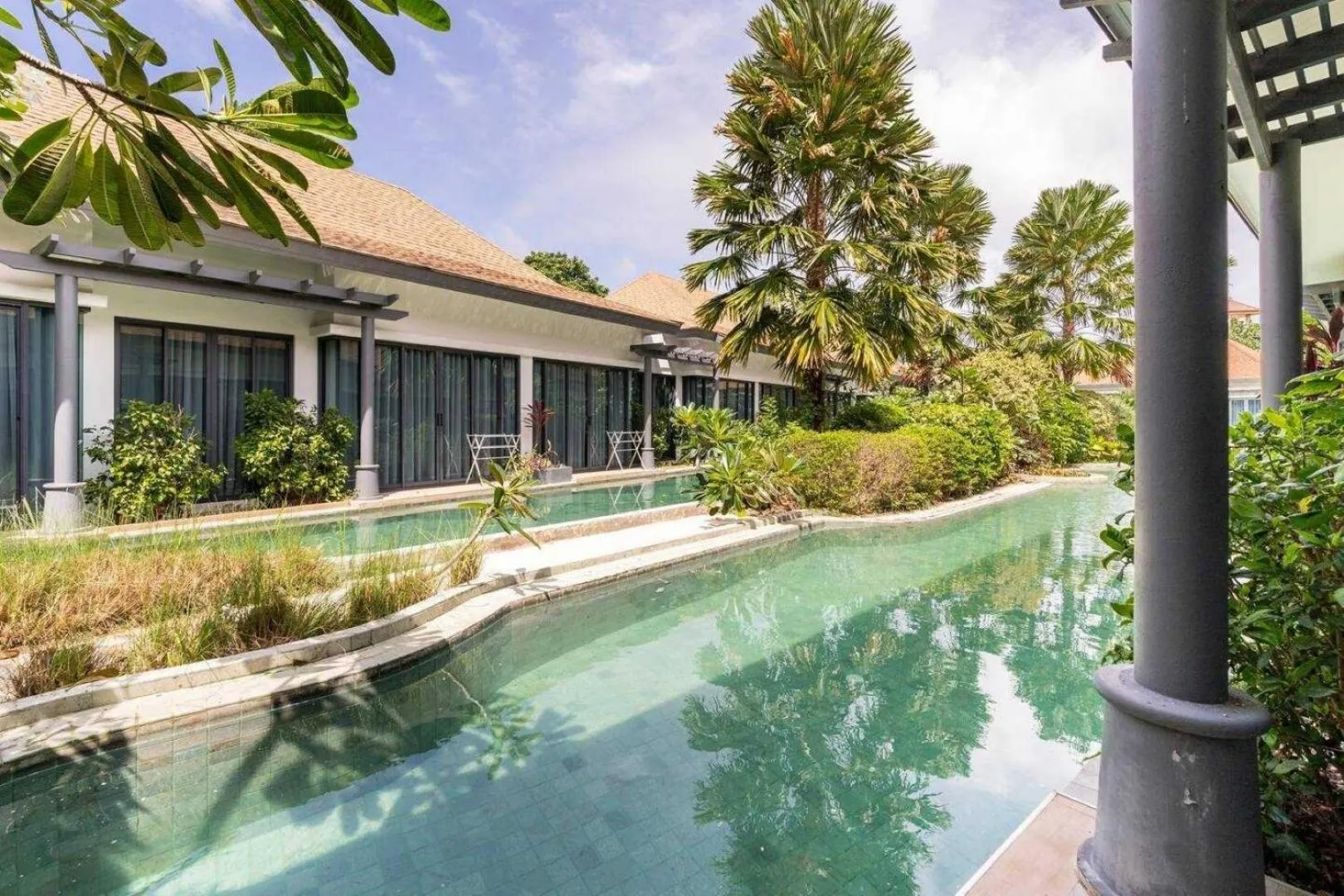 Swimming pool in Tajh Pool Villas