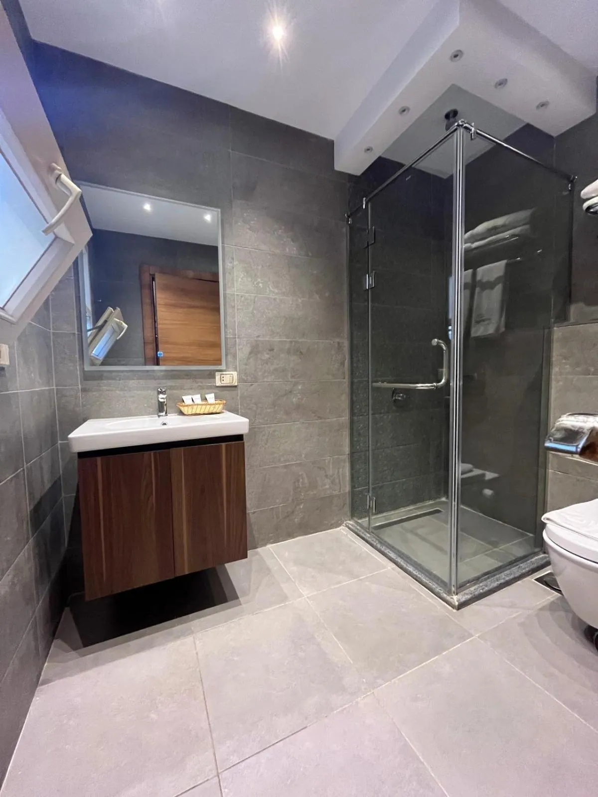 Shower in Jasmine Pyramids Hotel