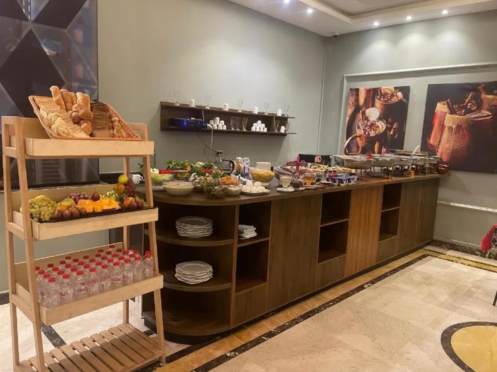 Restaurant/places to eat in Jasmine Pyramids Hotel