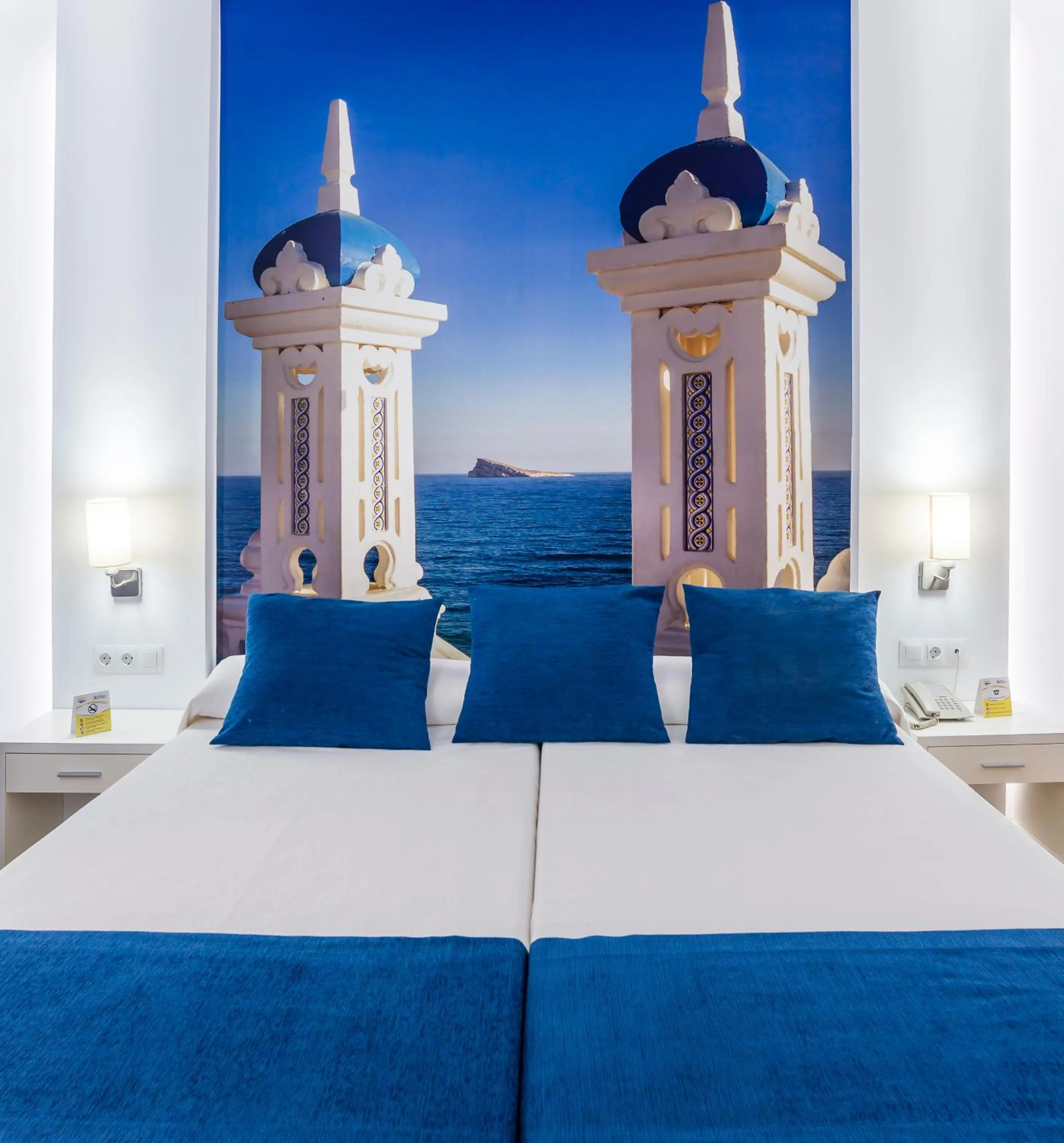 Decorative detail, Bed in Hotel Avenida