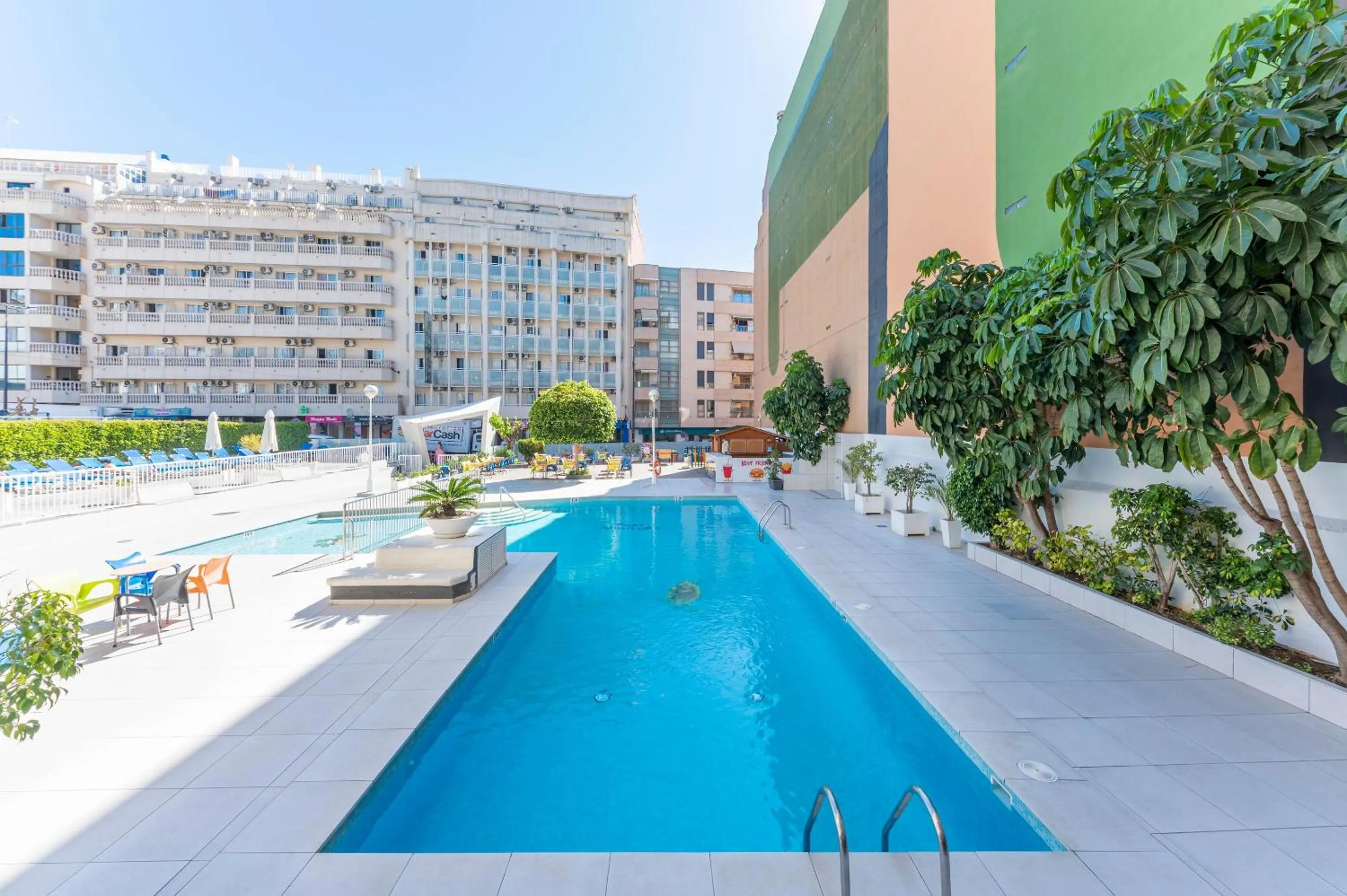 Swimming pool in Port Vista Oro