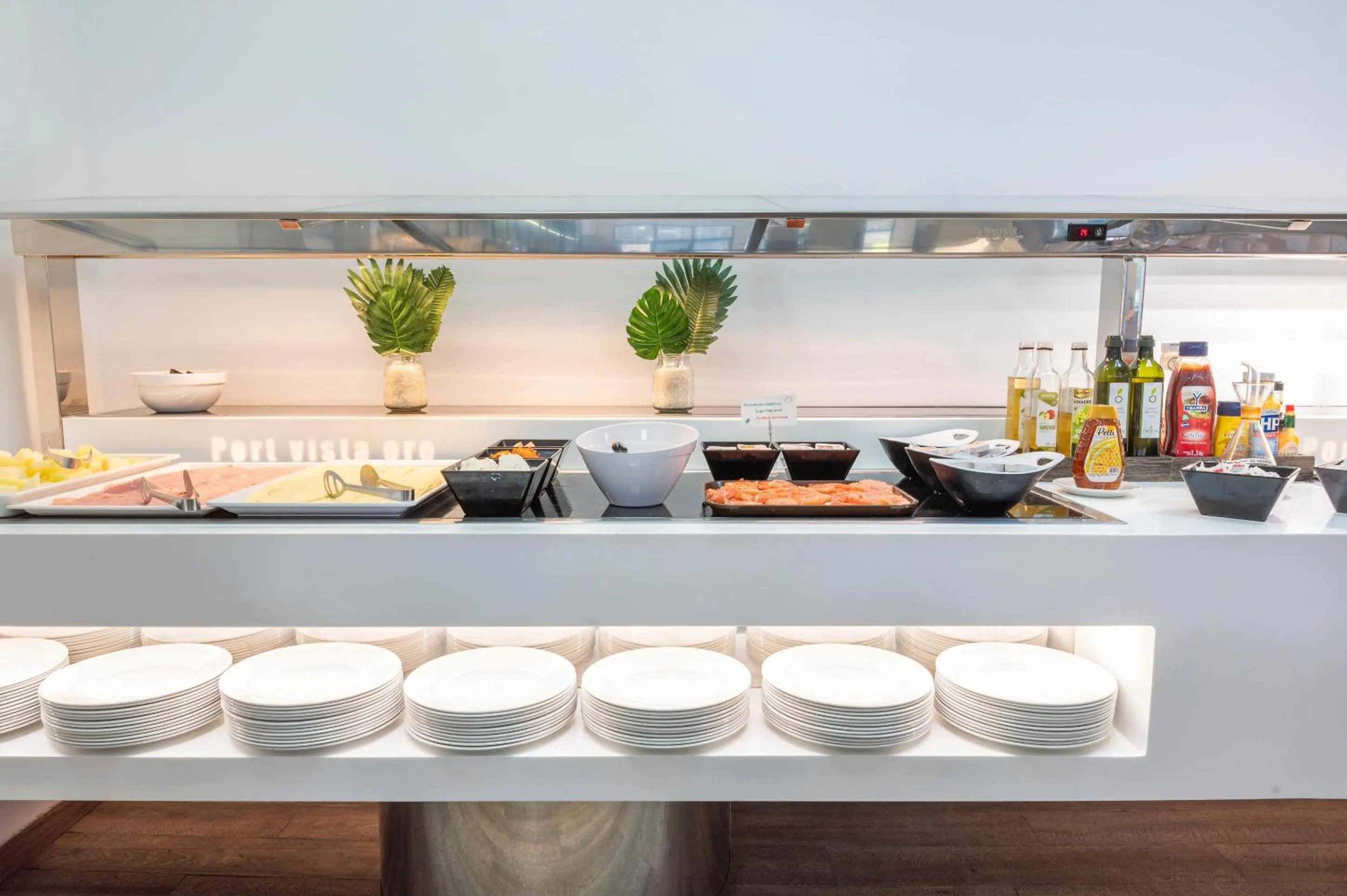 Restaurant/places to eat in Port Vista Oro