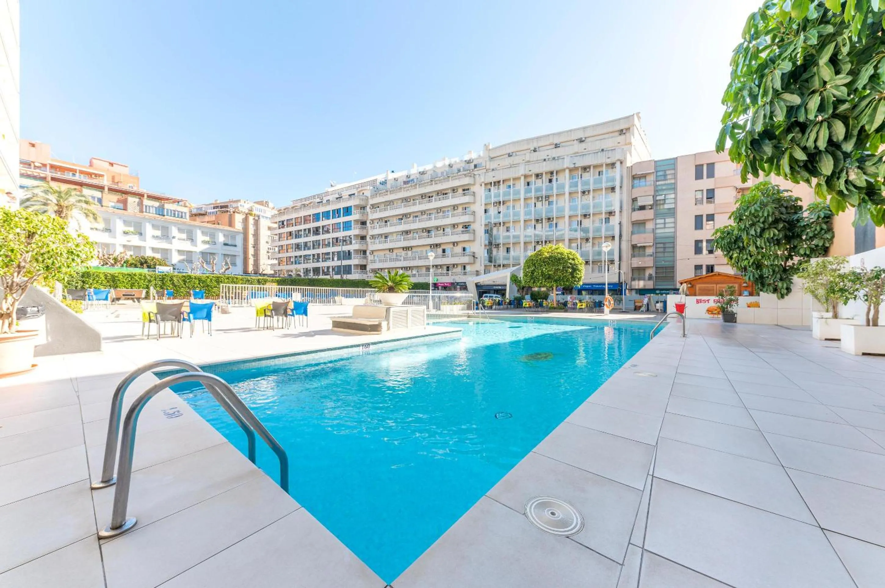 Swimming pool in Port Vista Oro