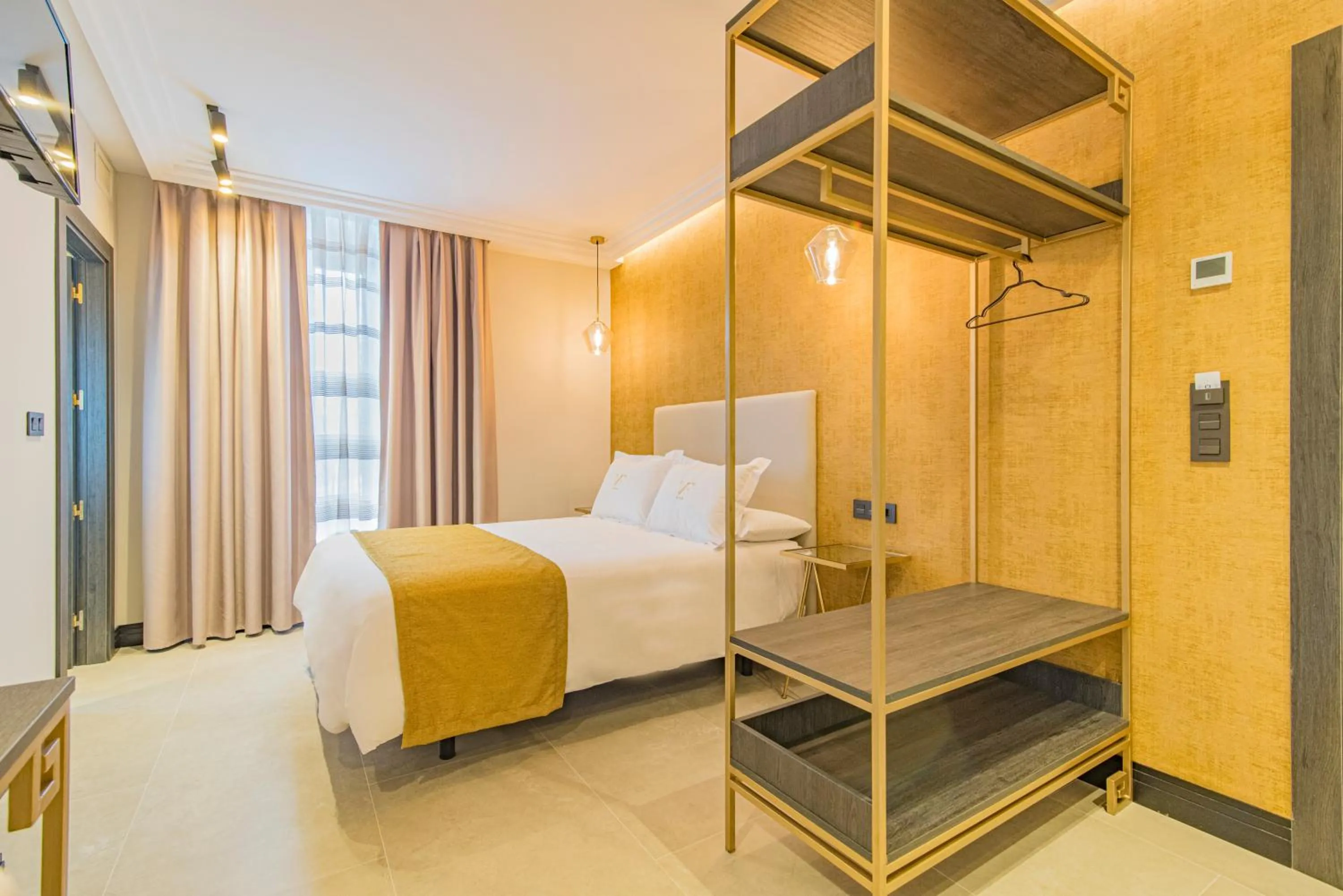 Bed in VESCI FAVENTIA