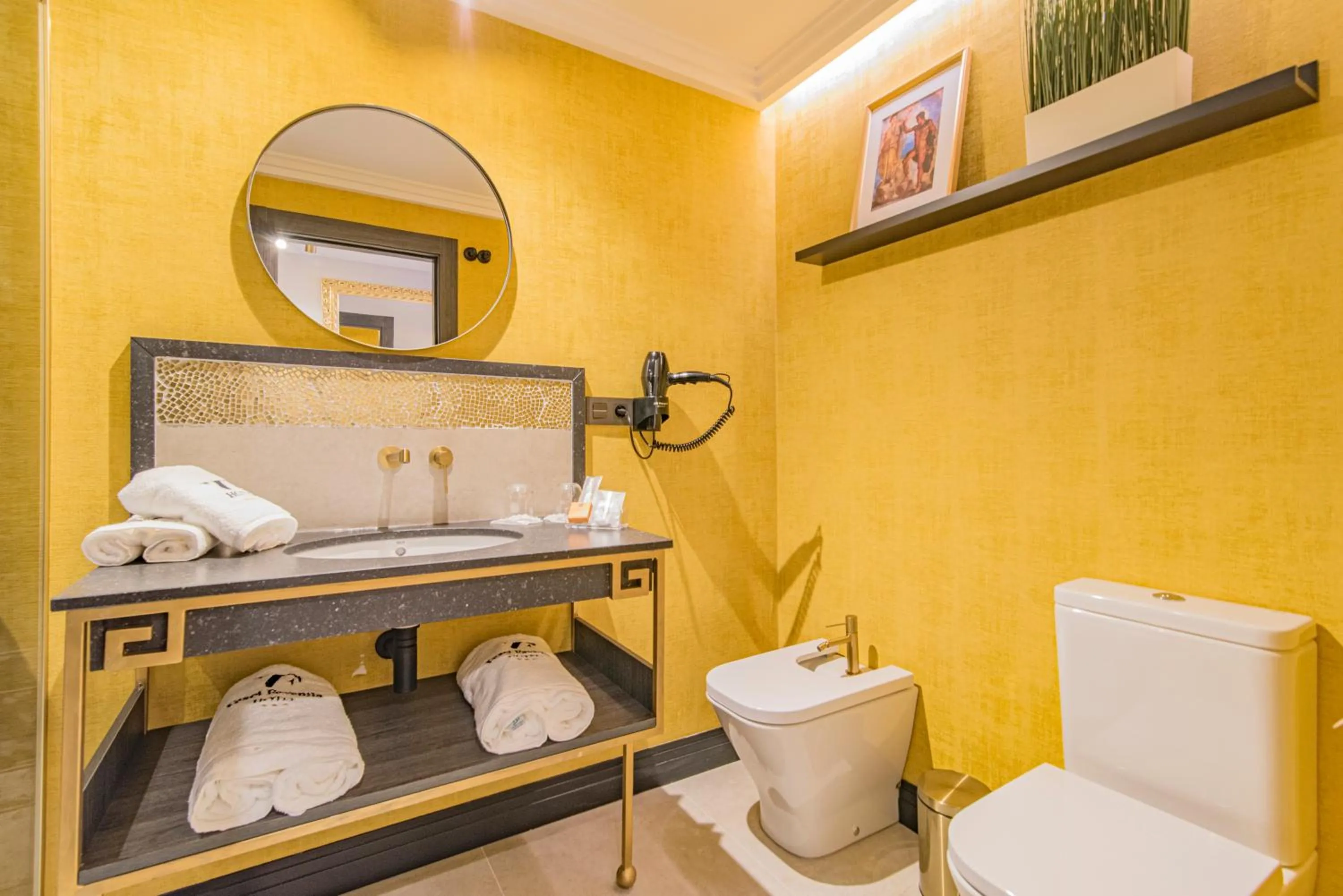 Toilet, Bed in VESCI FAVENTIA