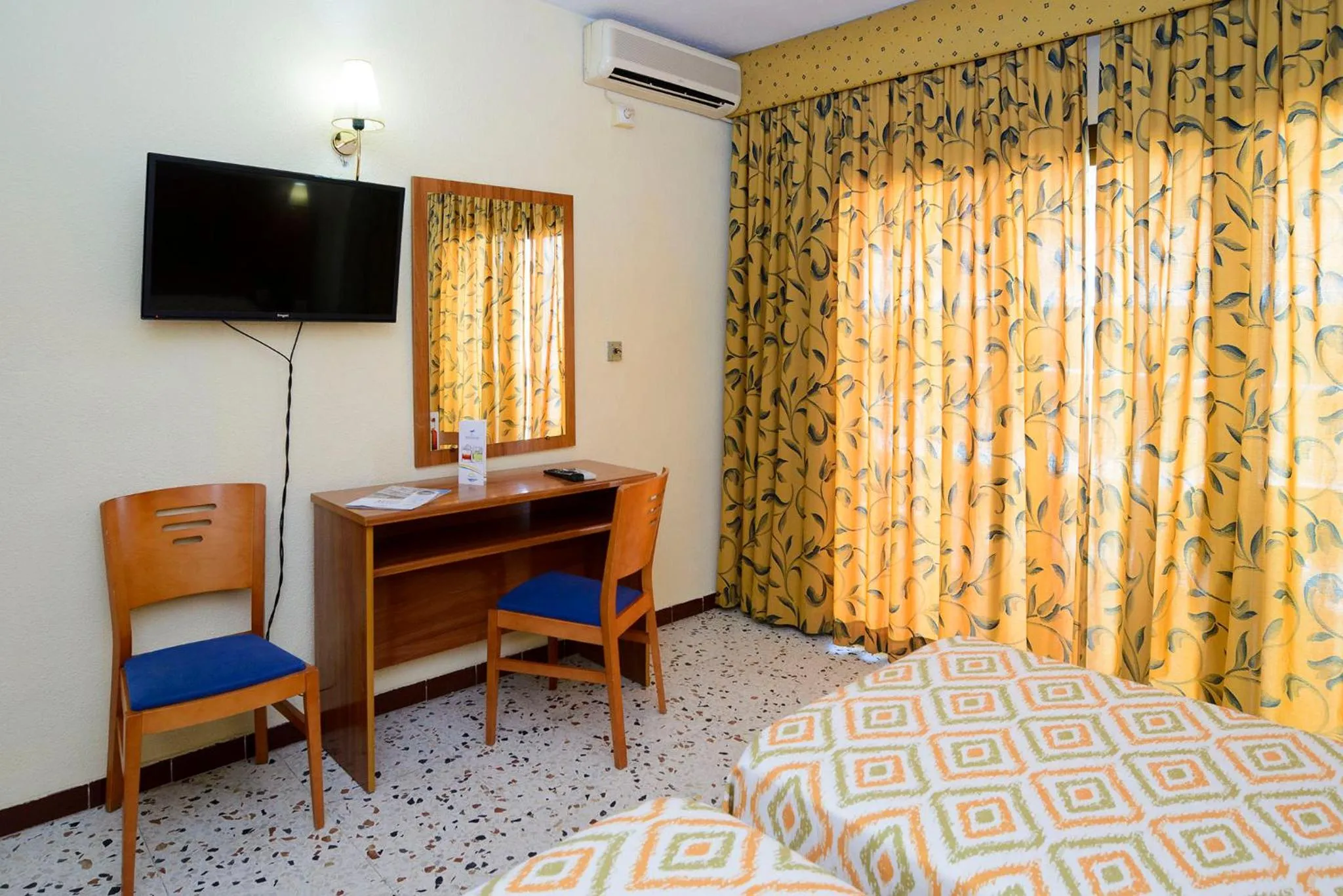 TV and multimedia, Bed in Hotel Mareny Benidorm