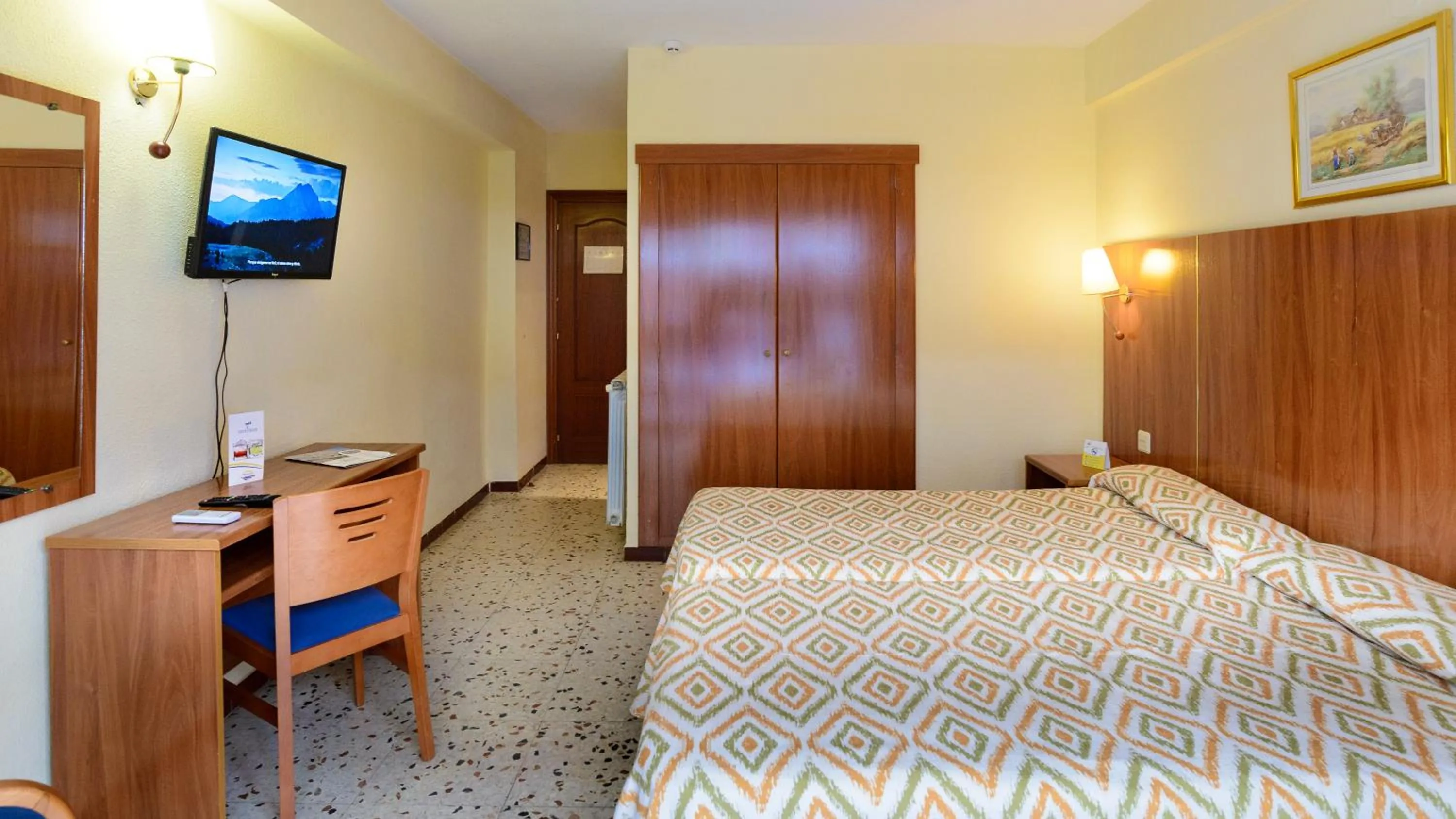 Photo of the whole room, Bed in Hotel Mareny Benidorm