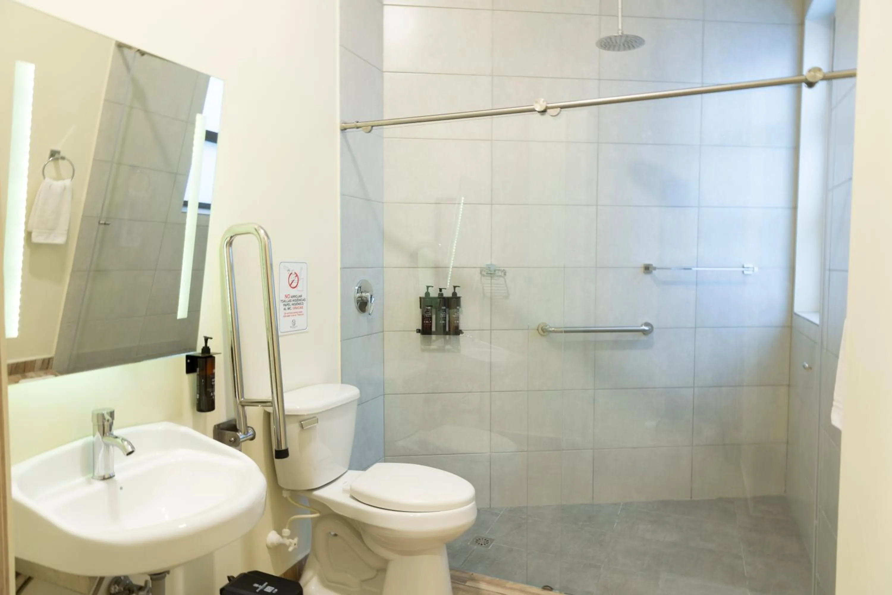 Shower in Mythical Hotel Boutique