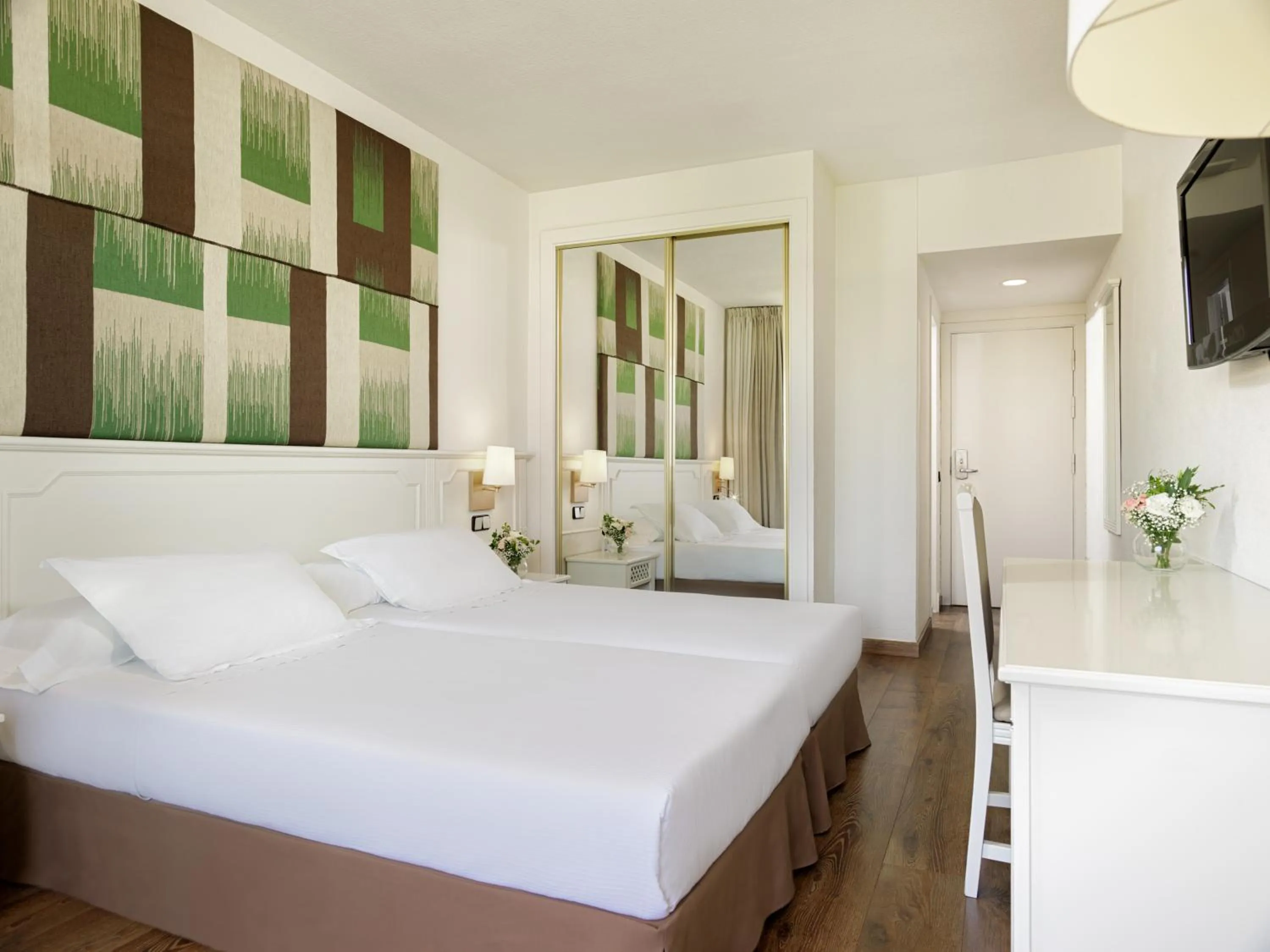 Bedroom, Bed in H10 Salou Princess