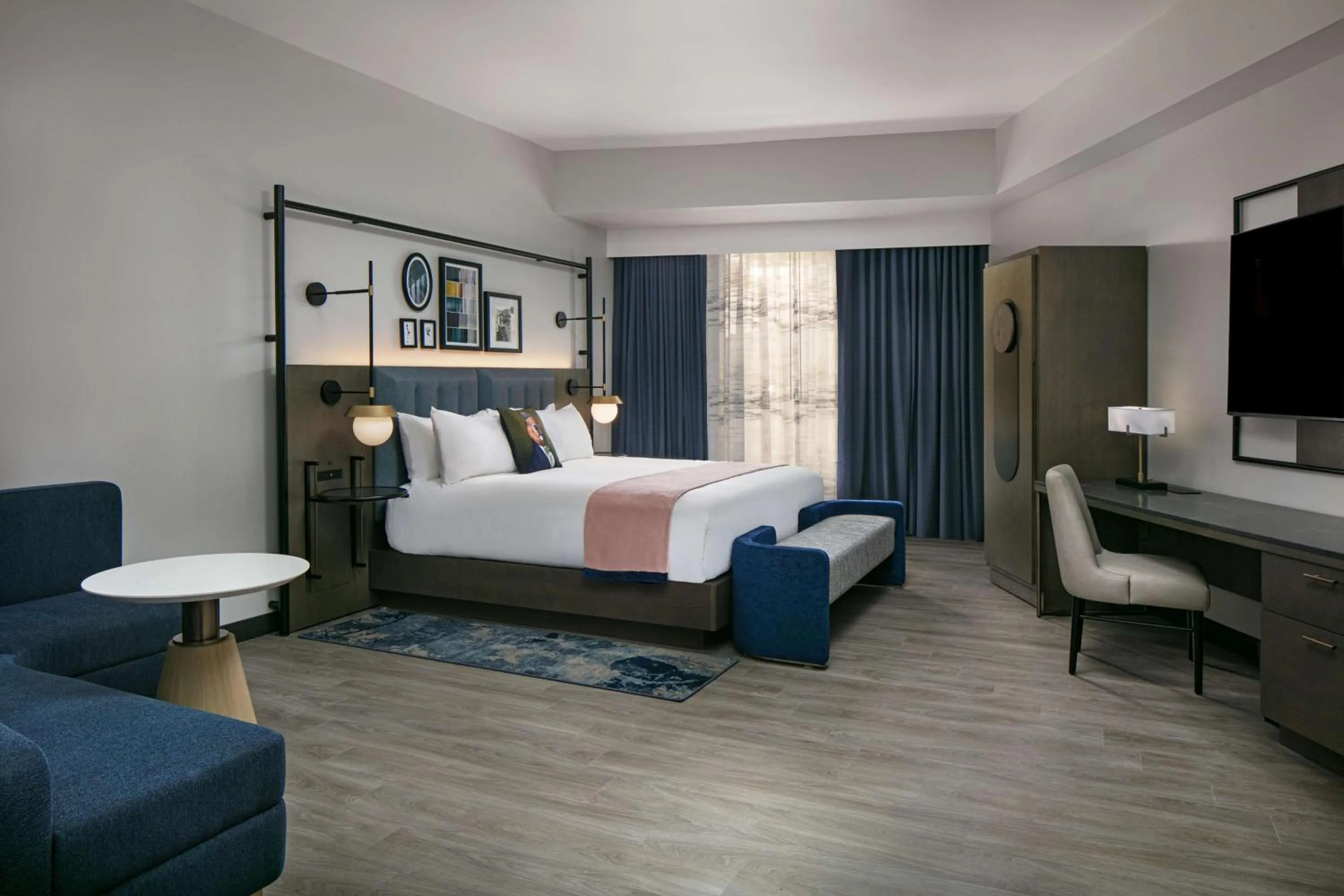 Bedroom, Bed in The Royal Sonesta Washington DC Capitol Hill