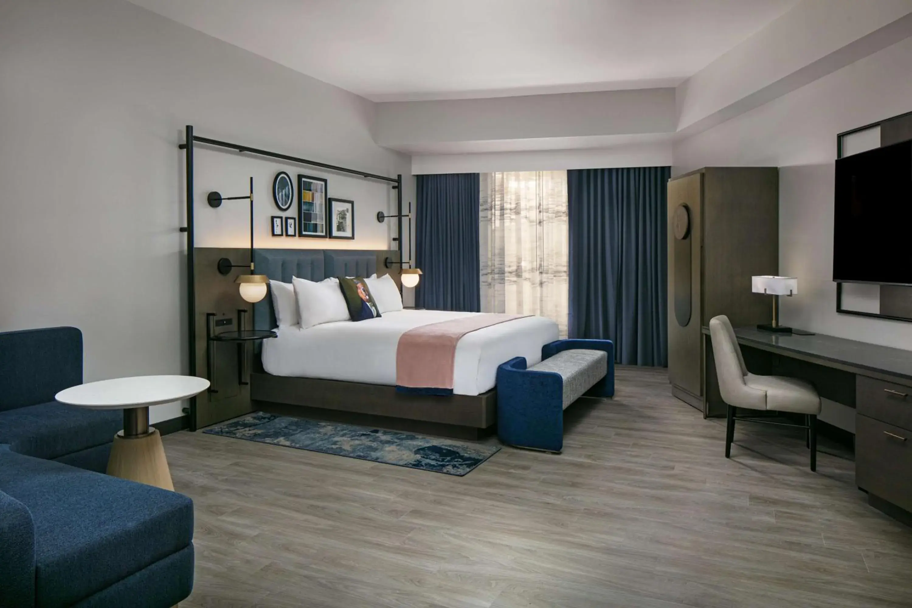 King Room with Atrium Gallery View in The Royal Sonesta Washington DC Capitol Hill King Room with Atrium Gallery View in The Royal Sonesta Washington DC Capitol Hill