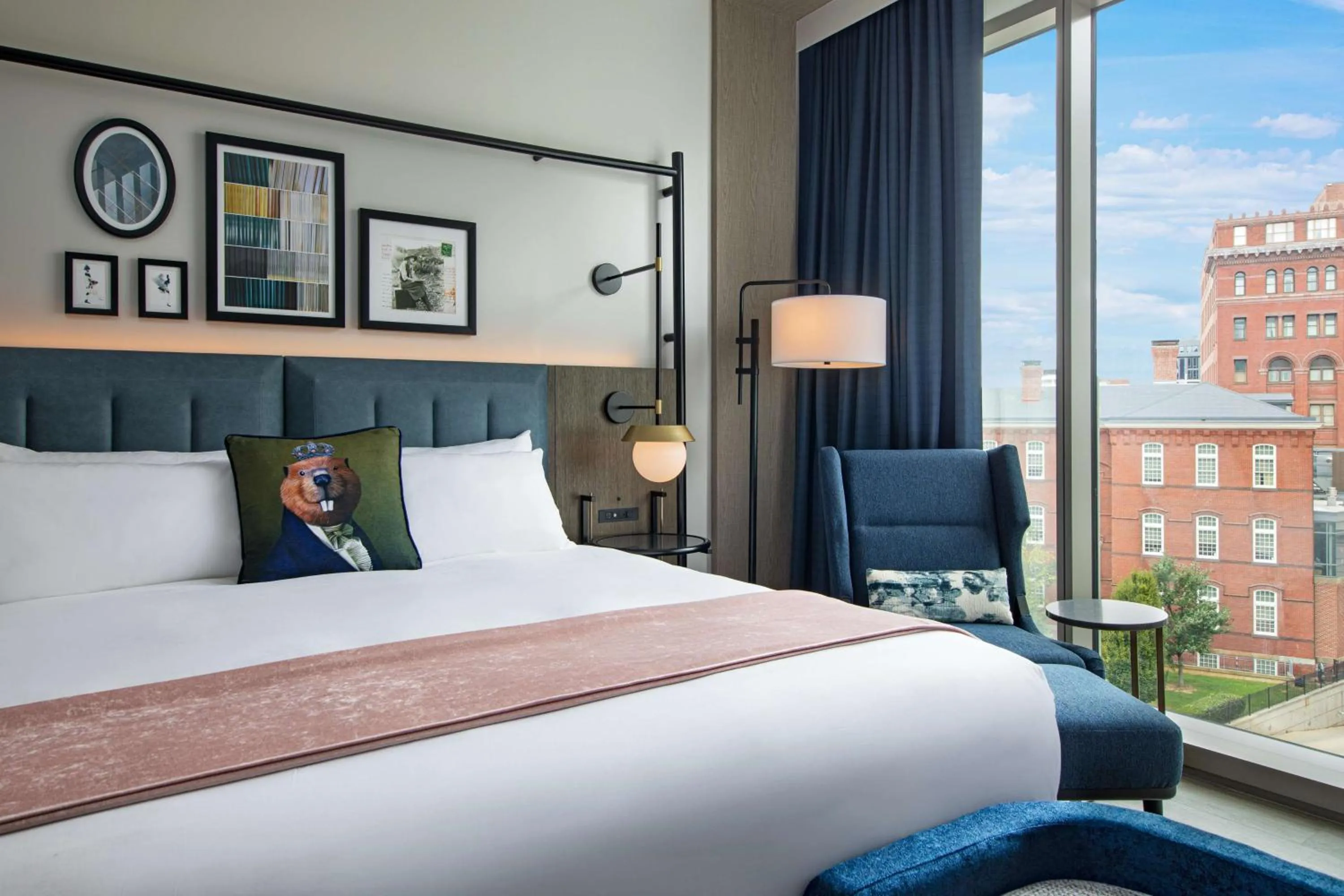 Bedroom, Bed in The Royal Sonesta Washington DC Capitol Hill