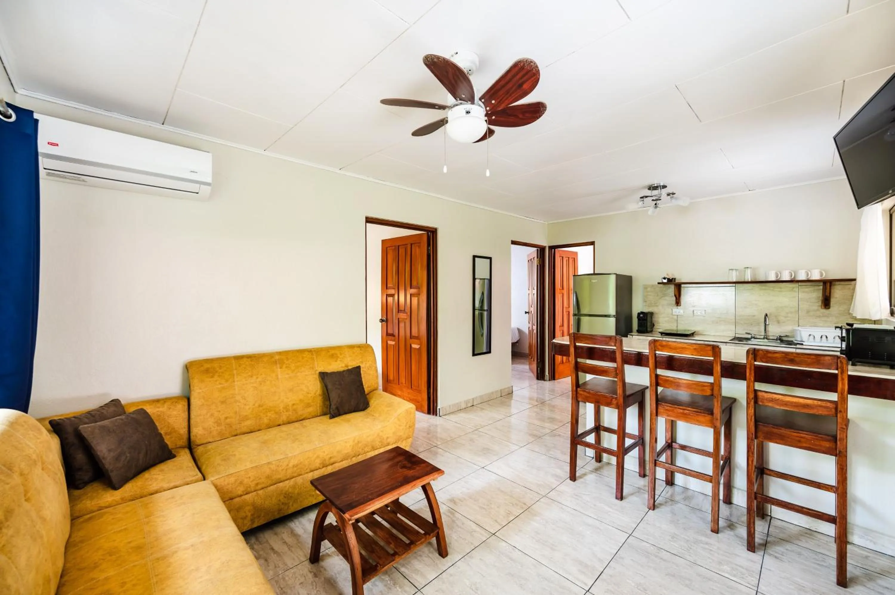 TV and multimedia in El Sueno Tropical