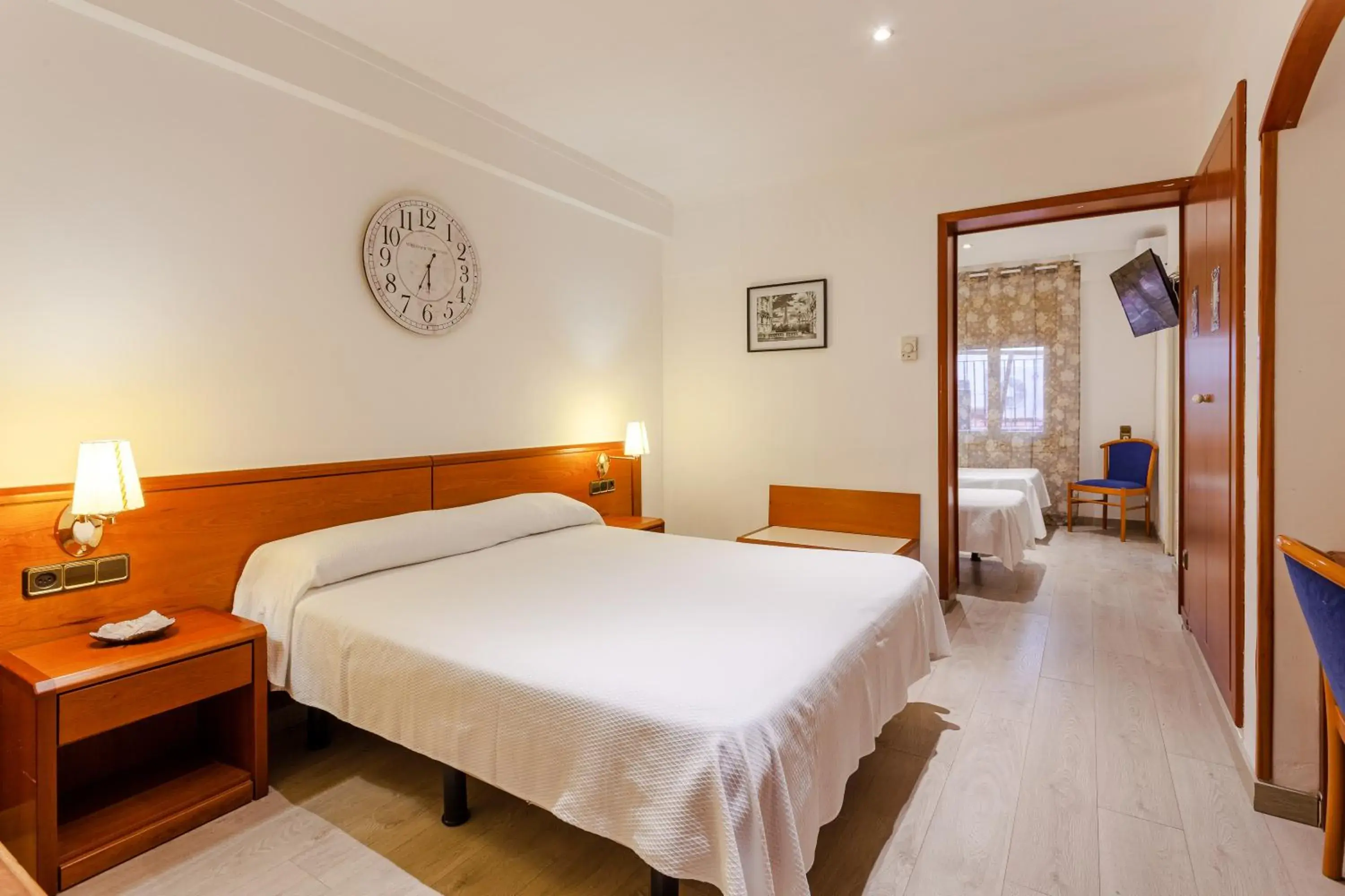 Standard Quadruple Room in Checkin Travé Standard Quadruple Room in Checkin Travé