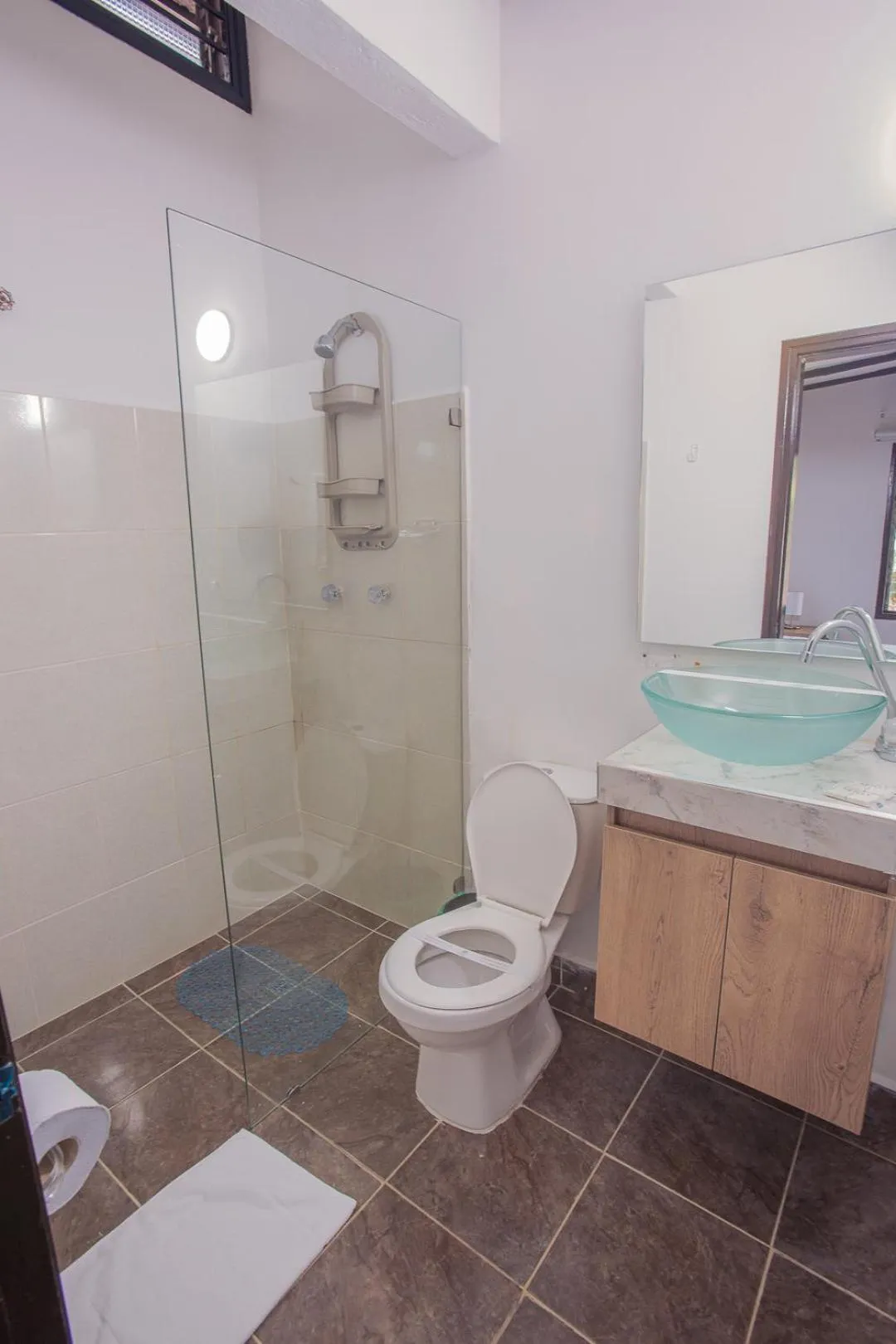 Shower in Aguacatala Hotel Boutique